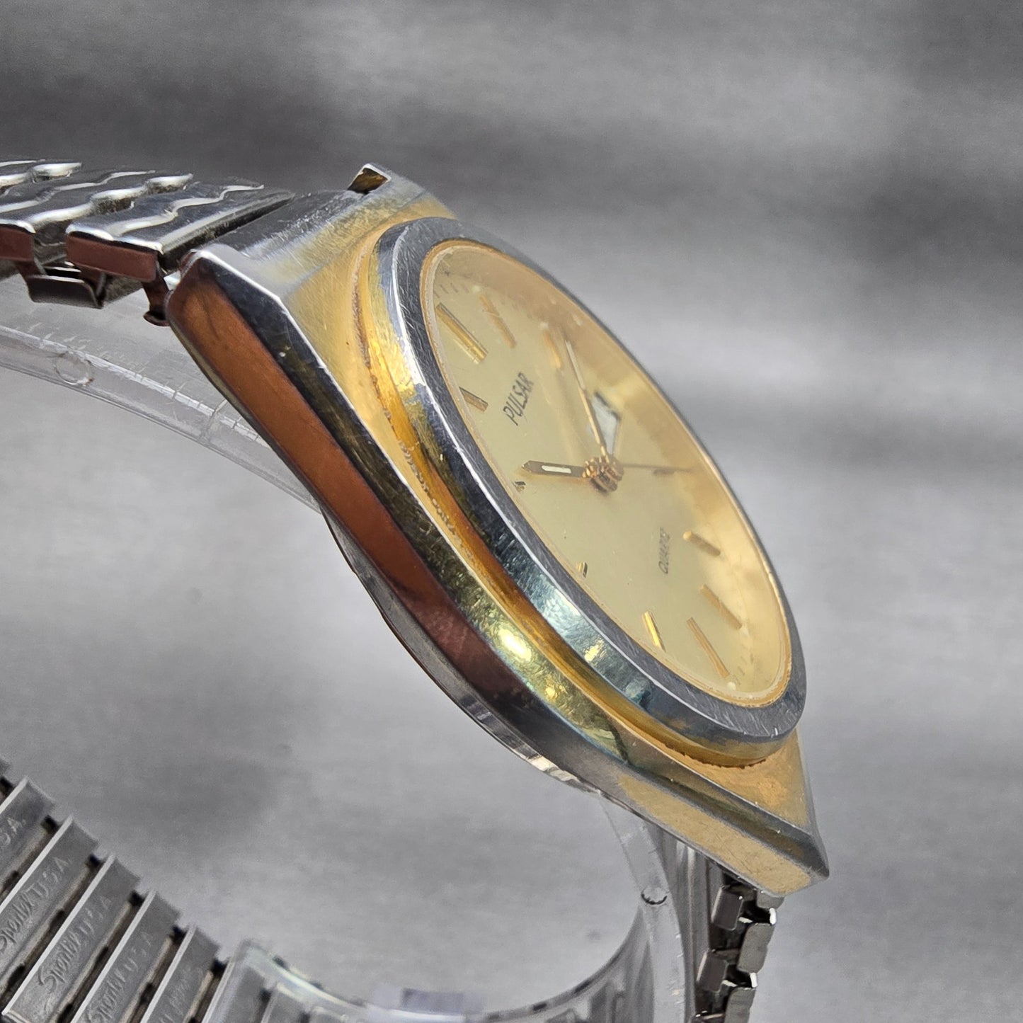 Seiko Pulsar Watch Men 36mm Champagne Dial Two Tone Daydate V143-X003 New Batt3