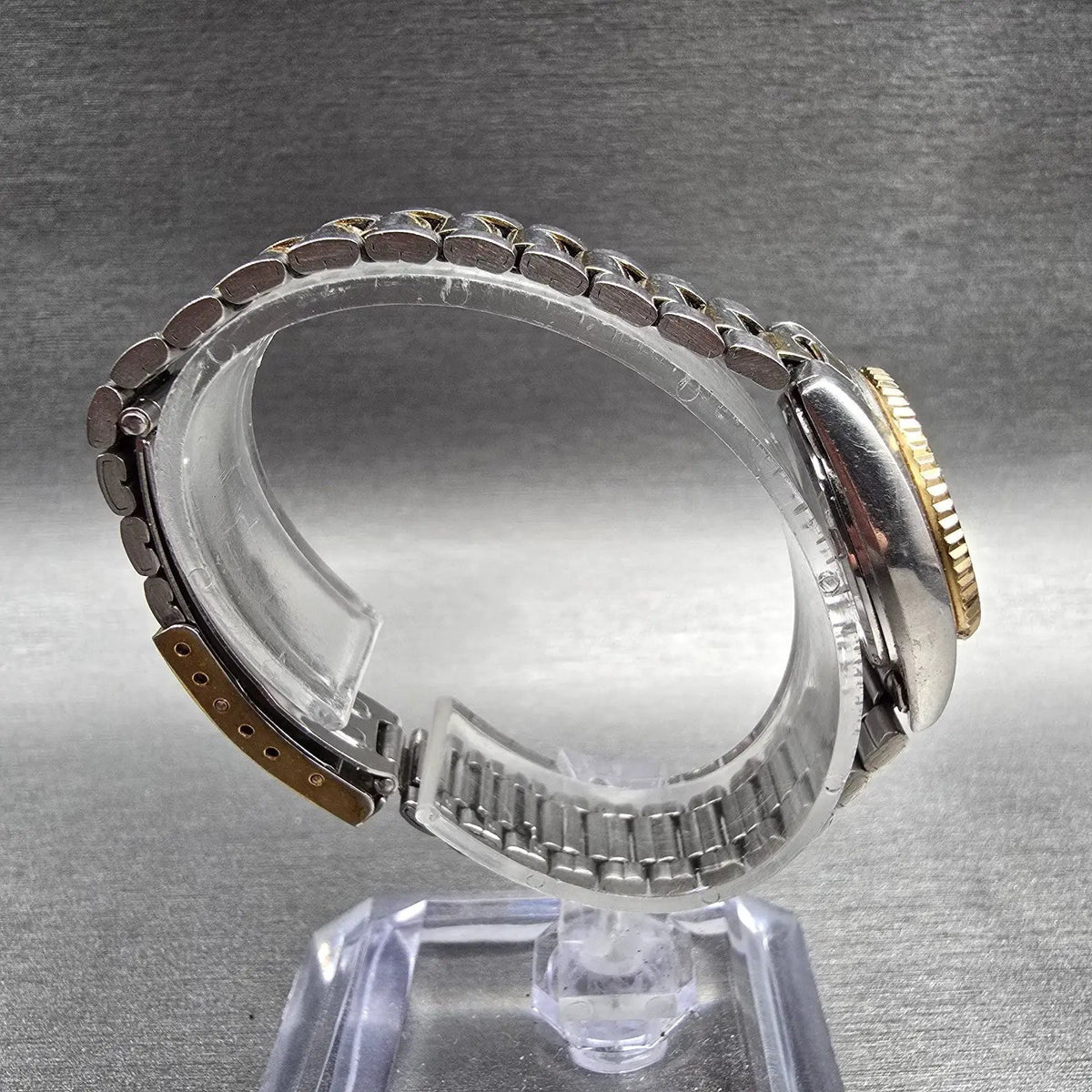 Seiko SQ Watch Women 24mm Silver Dial Two Tone Daydate Round 8523-0059 New BattG8