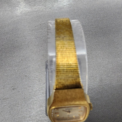 Seiko Watch Women 18mm Champagne Dial Gold Tone Rectangle 23205260 New Battery5