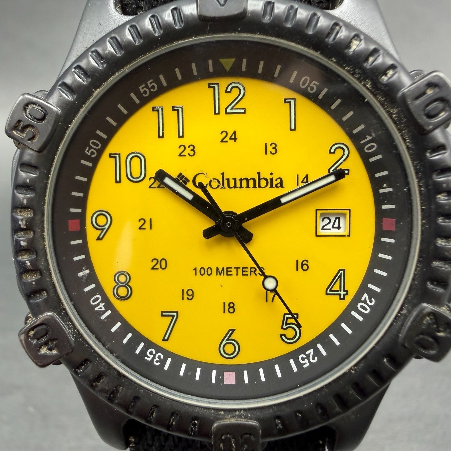 Columbia Watch Men 40mm Yellow Dial Gray Tone Date Round CL-7301 New Battery1