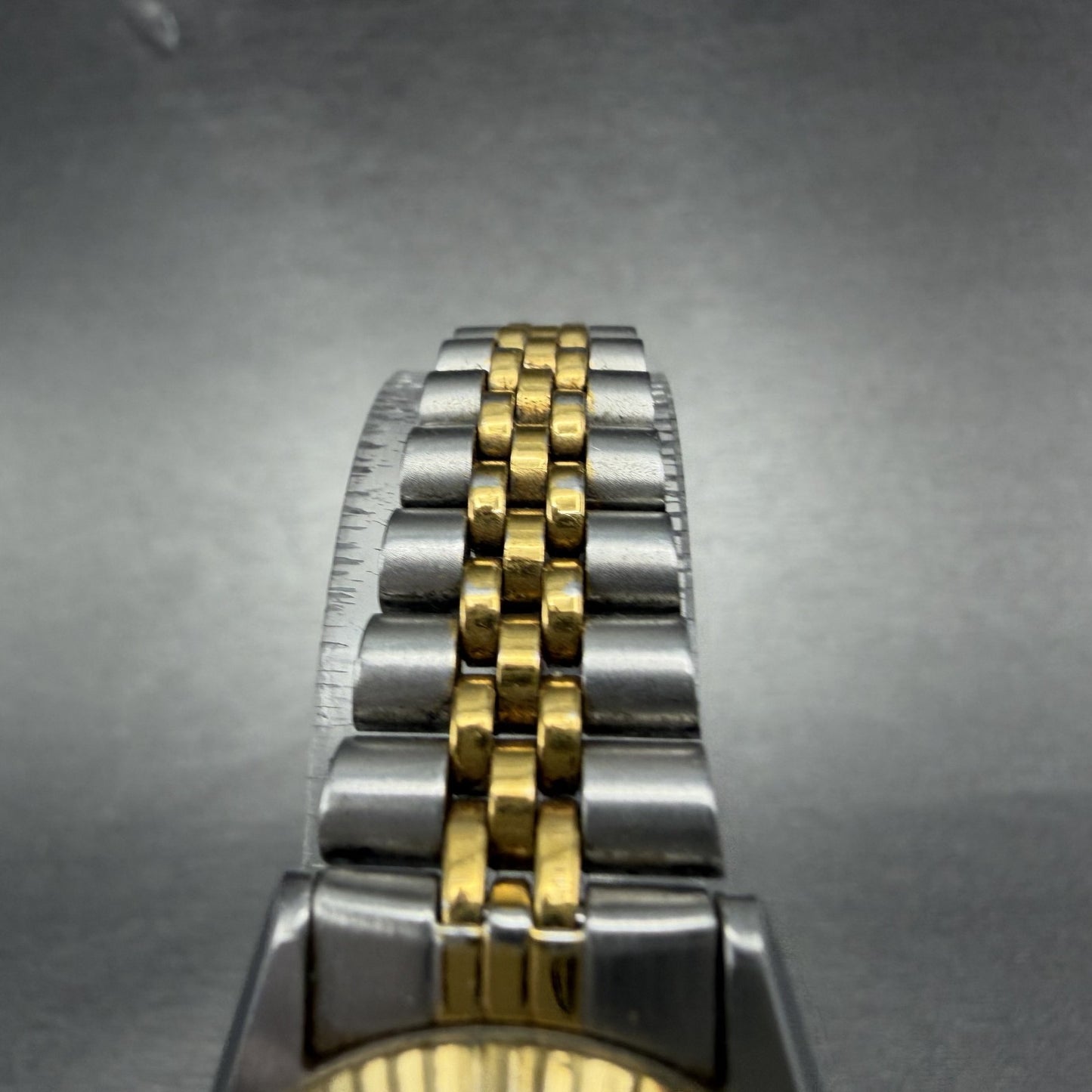 Seiko SQ Watch Women 24mm Gold Dial Two Tone Daydate 24mm Round New Battery ID9A4