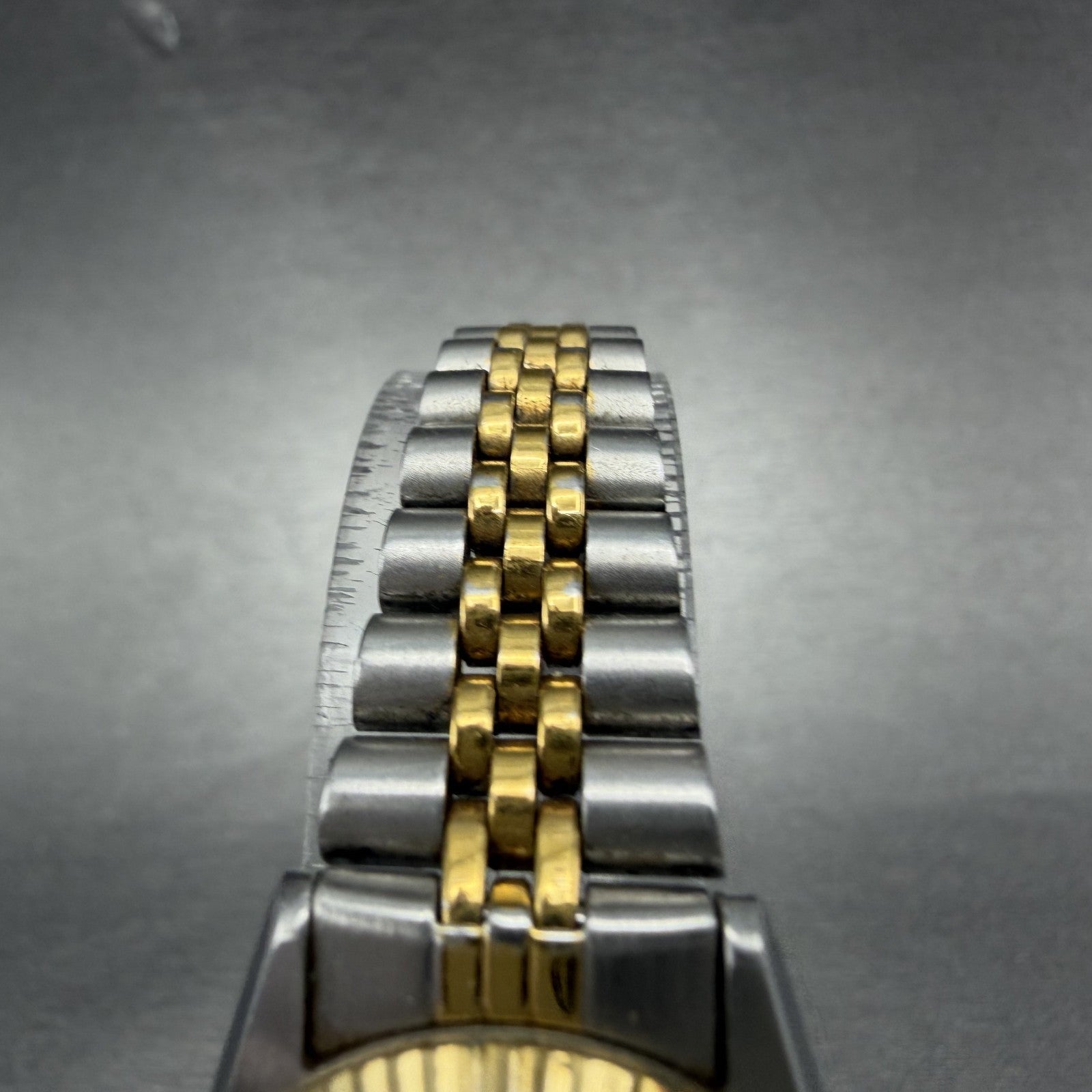 Seiko SQ Watch Women 24mm Gold Dial Two Tone Daydate 24mm Round New Battery ID9A4