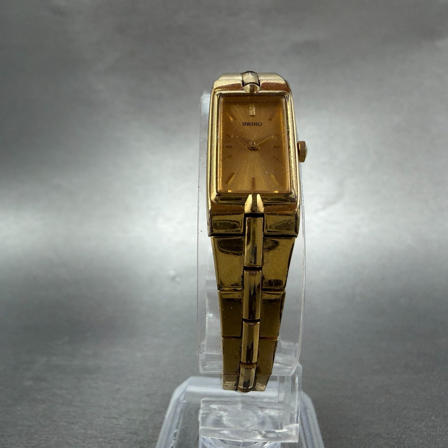 Seiko Tank Watch Women 13mm Champagne Dial Gold Tone Rectangle 2e20-7479 NewBat05