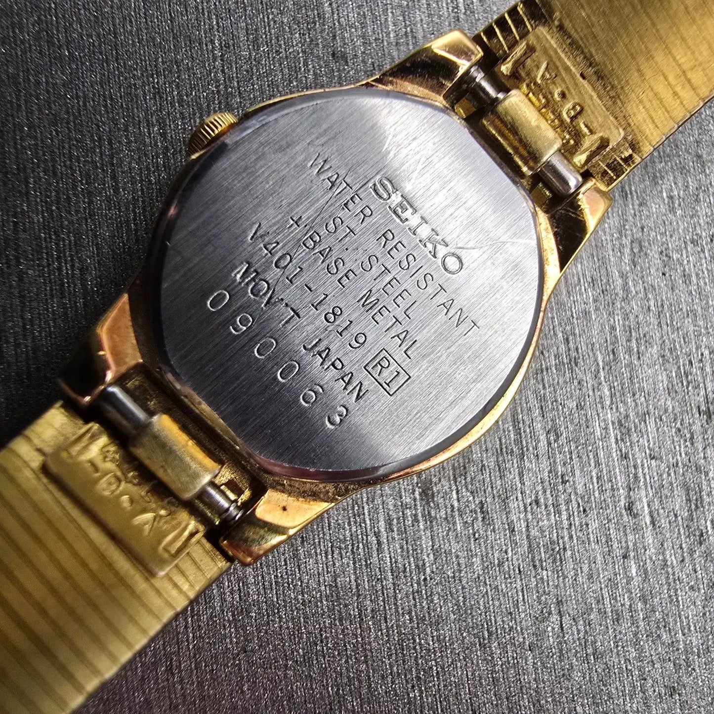 Seiko Watch Women 19mm Cream Dial Gold Tone Round V401-1819 New Battery Vintage10