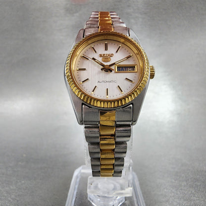 Seiko 5 Watch Women 25mm White Dial Two Tone Daydate Round 42060510 Runs5