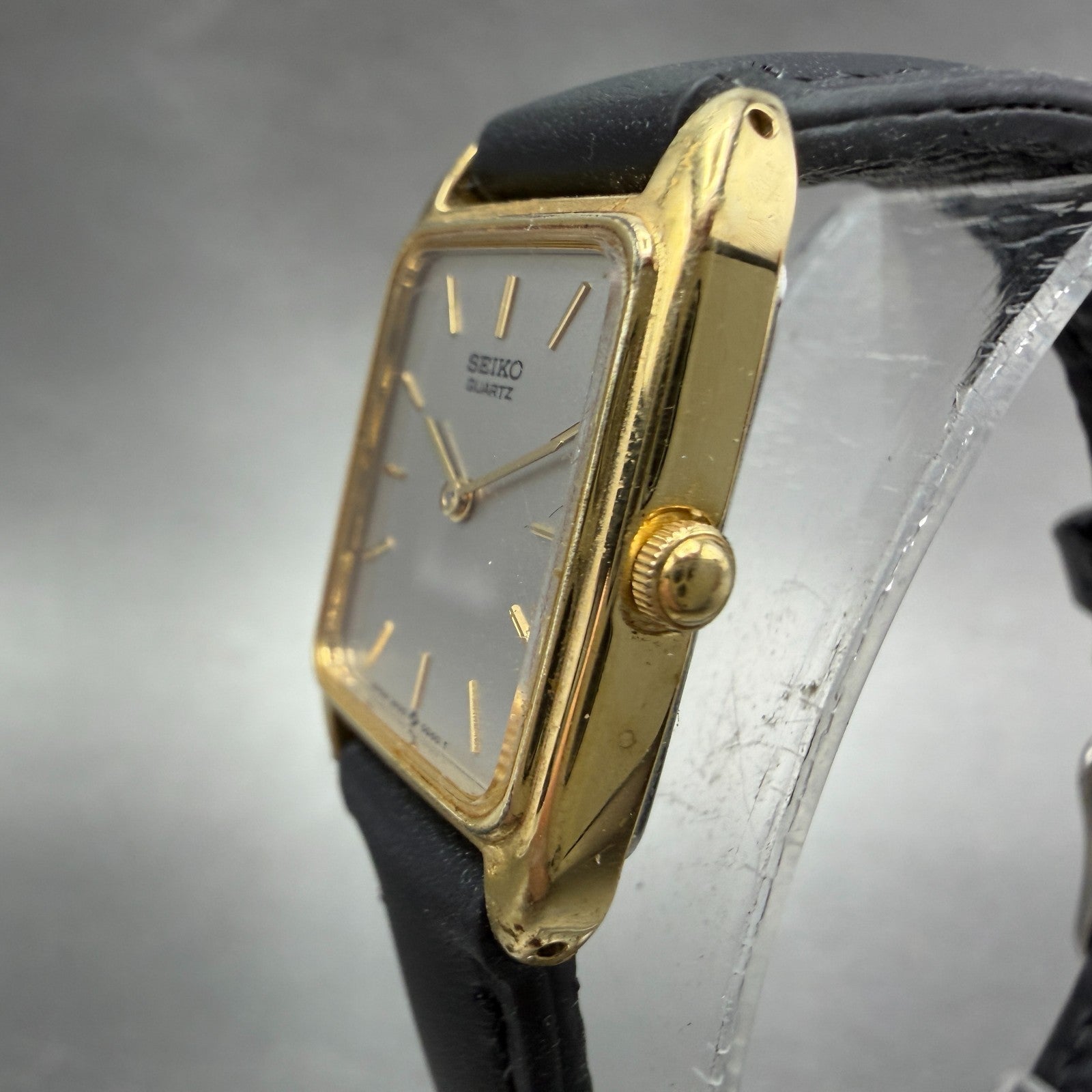 Seiko Tank Watch Women 19mm Gray Dial Gold Tone Rectangle 2P20-5E00 New Battery2