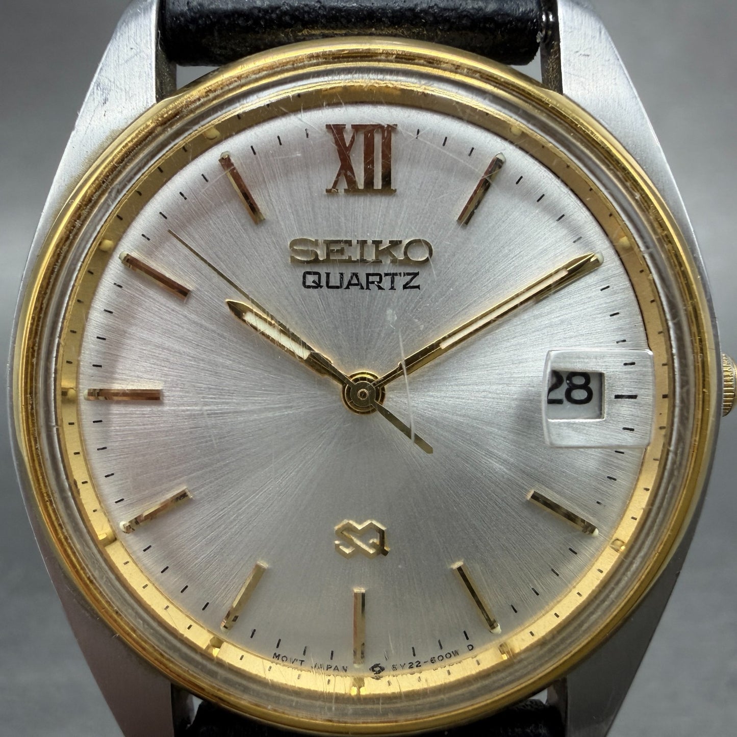 Seiko SQ Watch Men 33mm Silver Dial Two Tone Date 5y22-6009 New Battery Vintage1