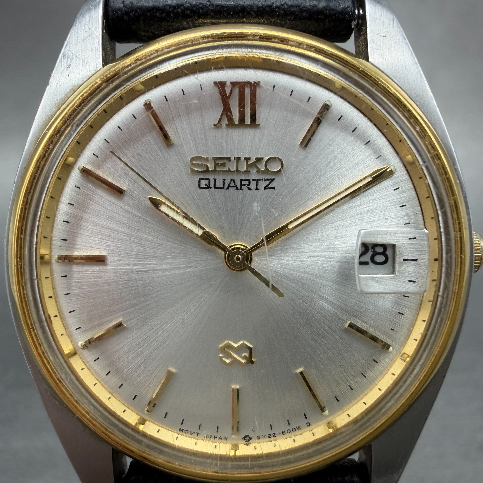 Seiko SQ Watch Men 33mm Silver Dial Two Tone Date 5y22-6009 New Battery Vintage1
