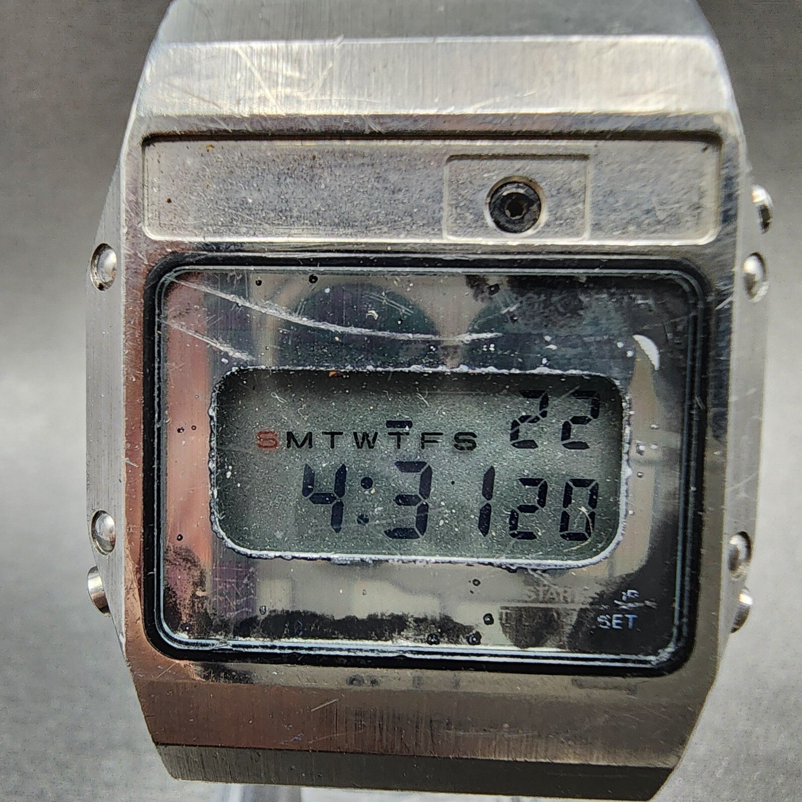 Seiko Digital Watch Men 33mm Silver Tone Alarm Chrono A6395039 READ!!!!1