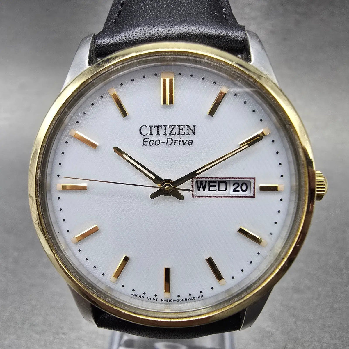 Citizen Eco-Drive Watch Men 36mm White Dial Two Tone Daydate E101-S058031 Works0