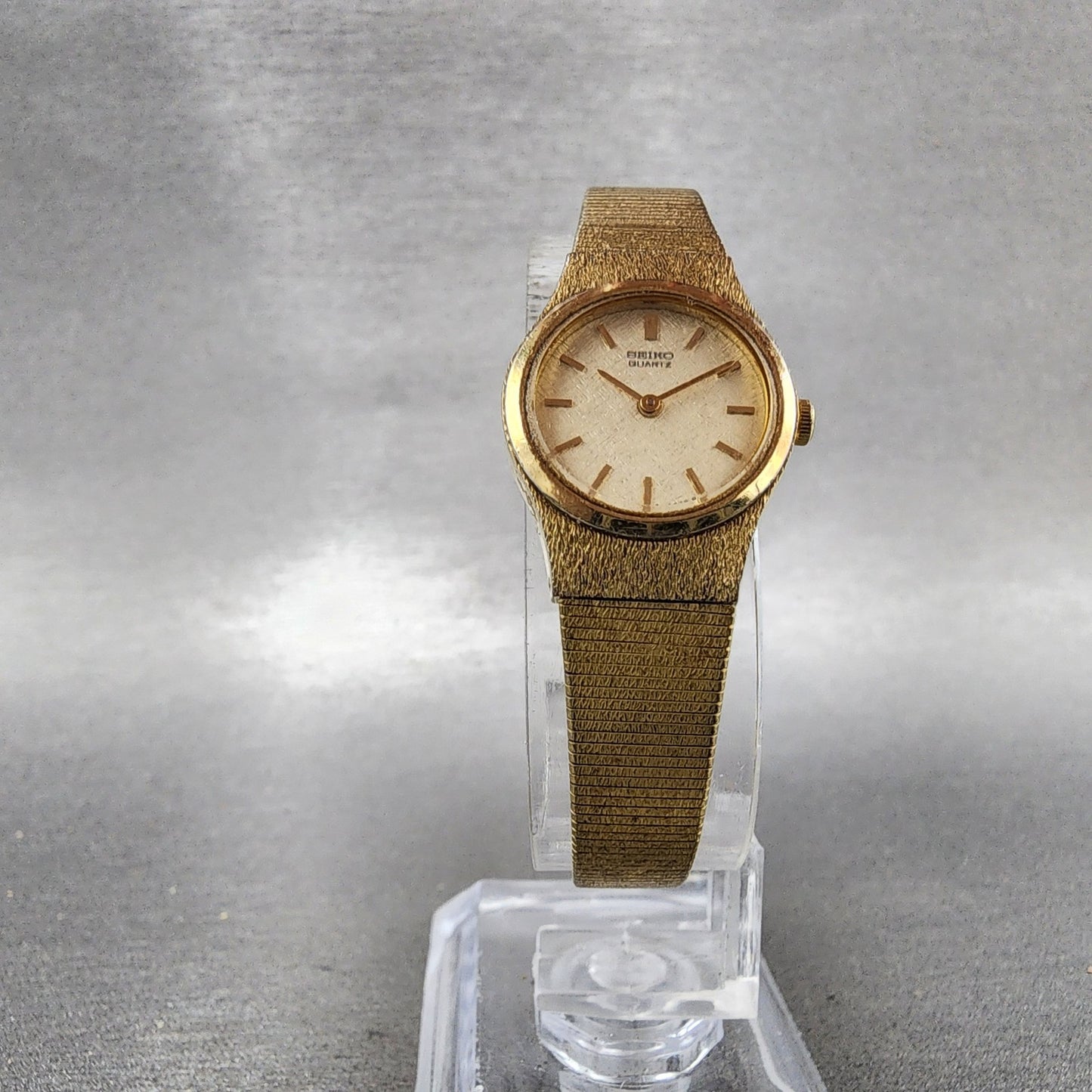 Seiko Watch Women 18mm Champagne Dial Gold Tone Round 2y000019 New Battery5