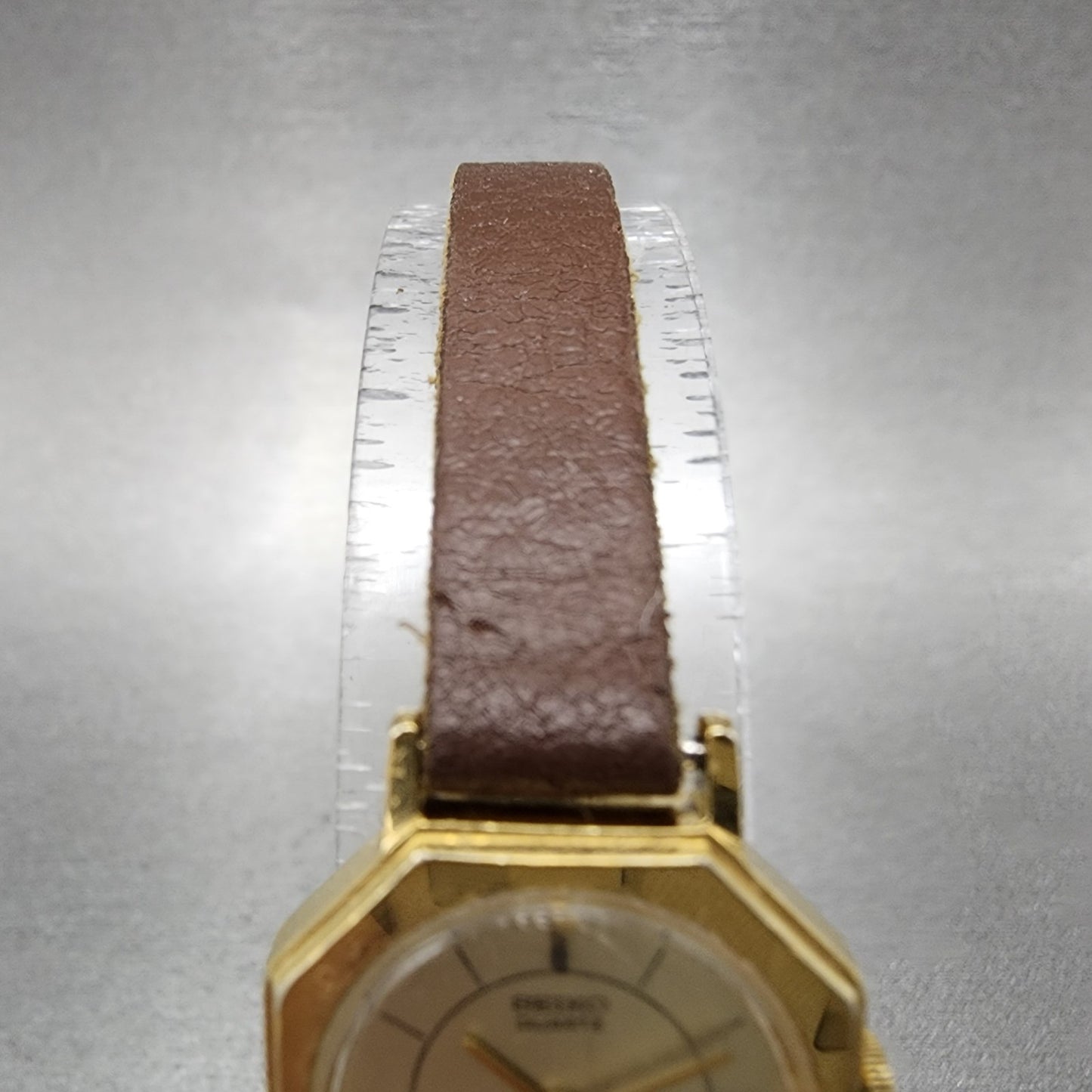 Seiko Watch Women 19mm Champagne Dial Gold Tone 14001149 New Battery4