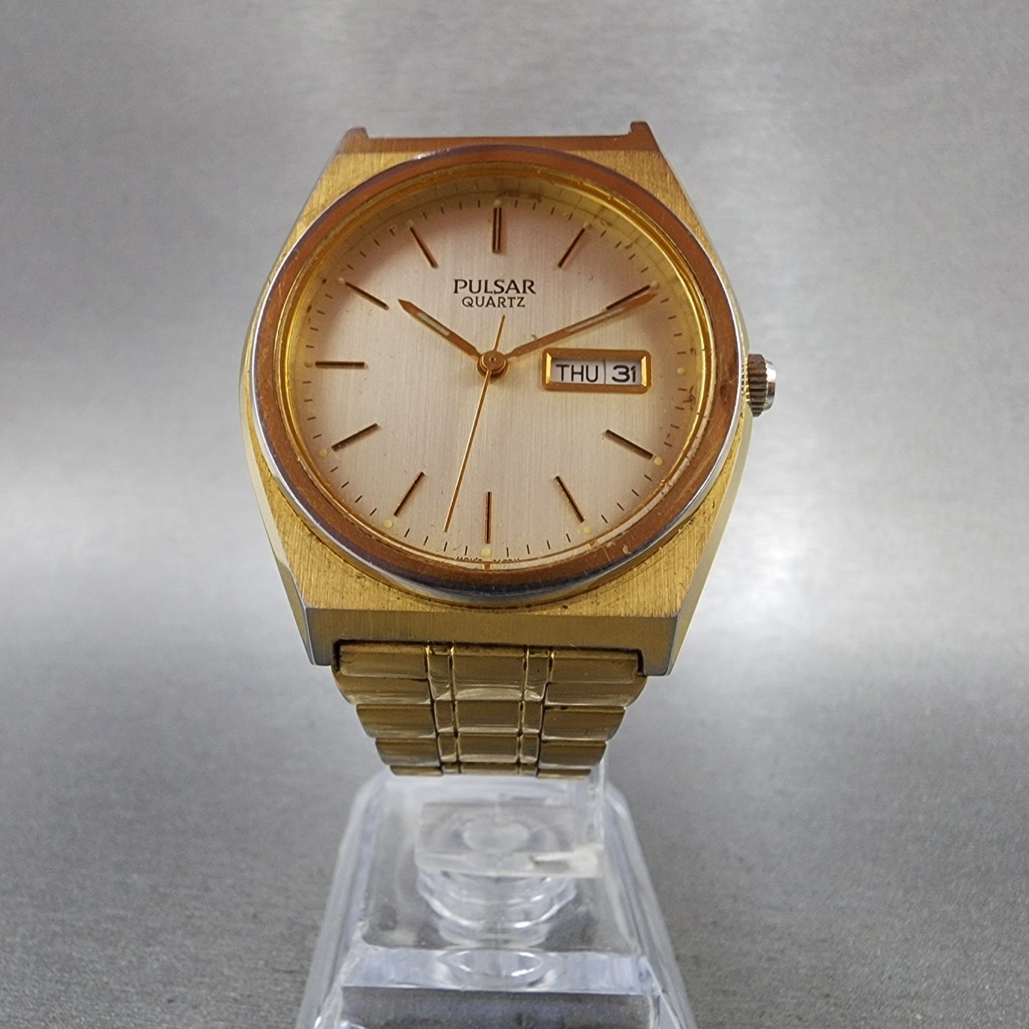 Seiko Pulsar Watch Men 36mm Silver Dial Gold Tone Daydate V733x004 New Battery5