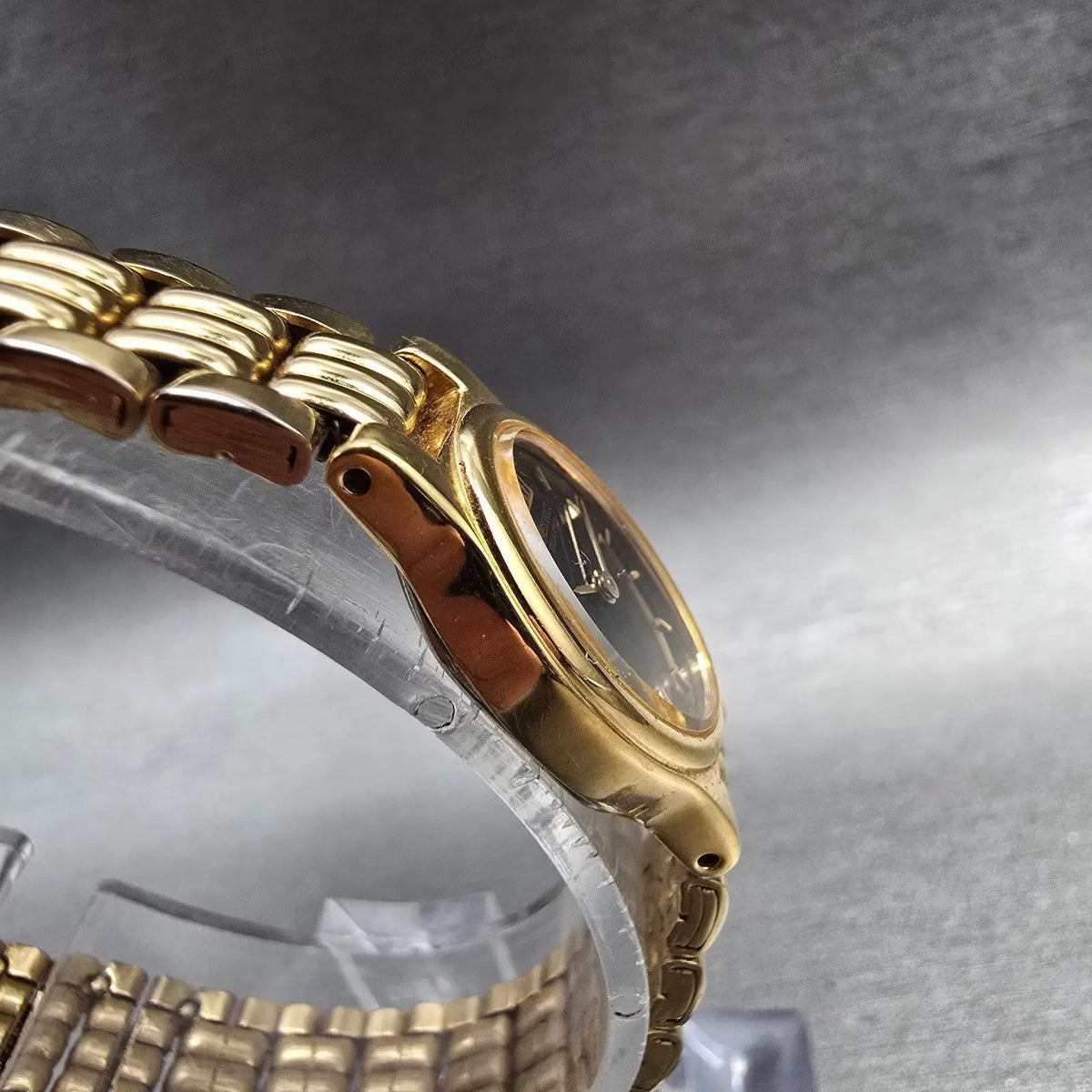 Seiko Watch Women 14mm Black Dial Gold Tone Oval 1F20-5B99 New Battery Vintage P3