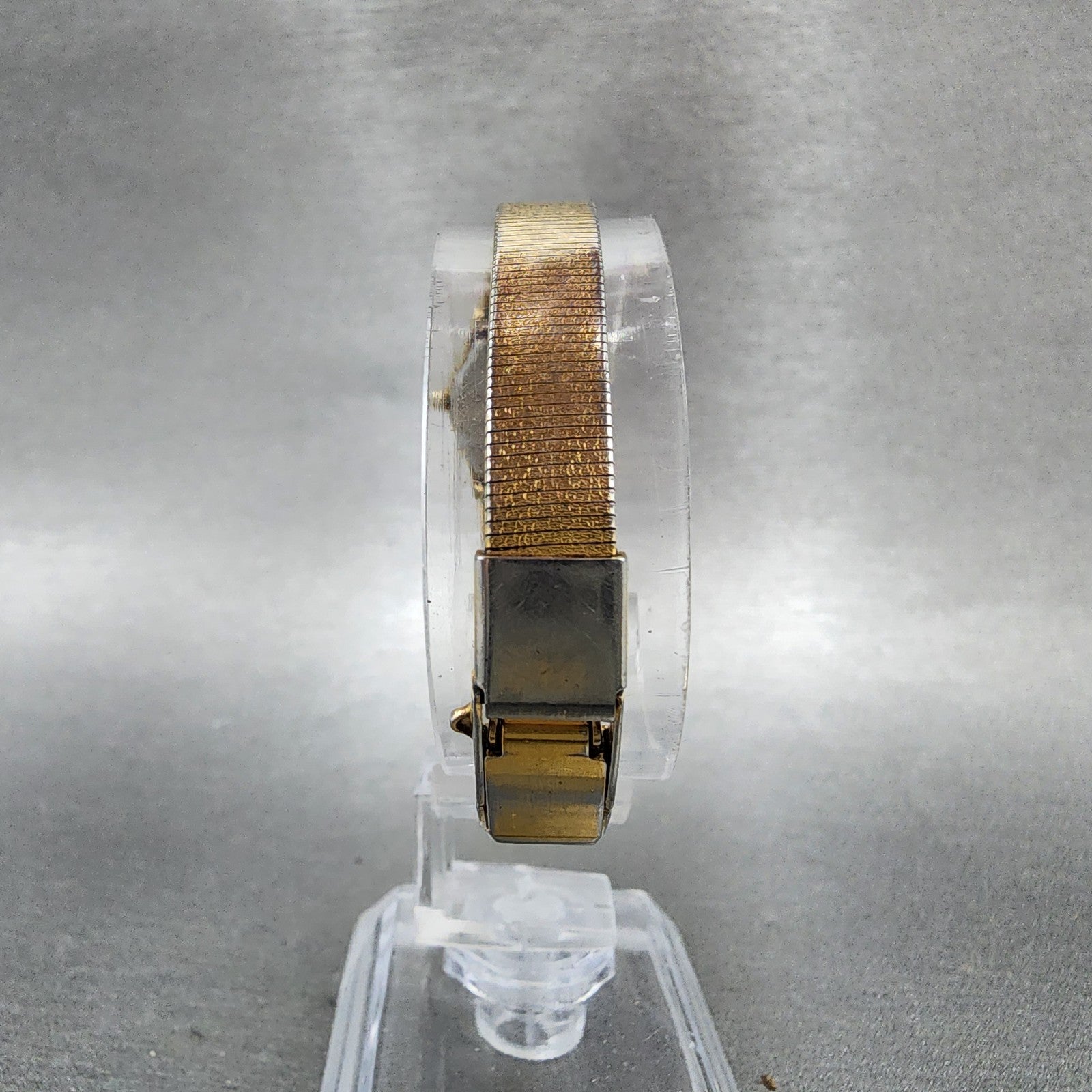 Seiko Watch Women 16mm Champagne Dial Gold Tone Round 2C205300 New Battery7