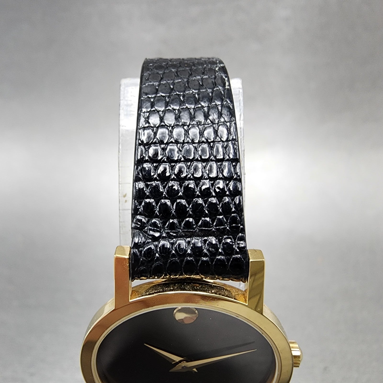 Movado Muesum Watch Women 25mm Black Dial Gold Tone Round 87 A1 832 New Batt BNG4