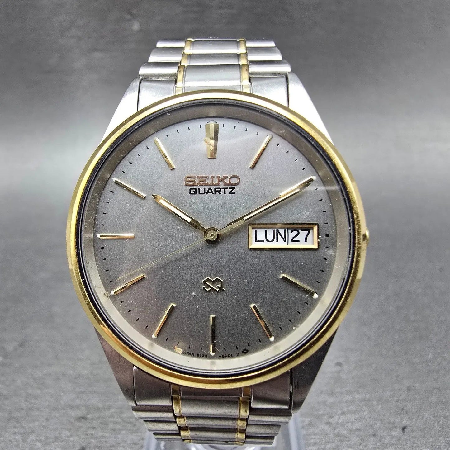 Seiko SQ Watch Men 34mm Silver Dial Two Tone Daydate 8123 PARTS NO CASE BACK0
