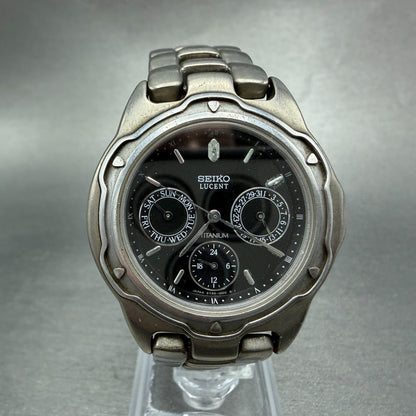 Seiko Lucent Watch Men 37mm Black Dial Titanium Daydate 5Y89-1000 PARTS0