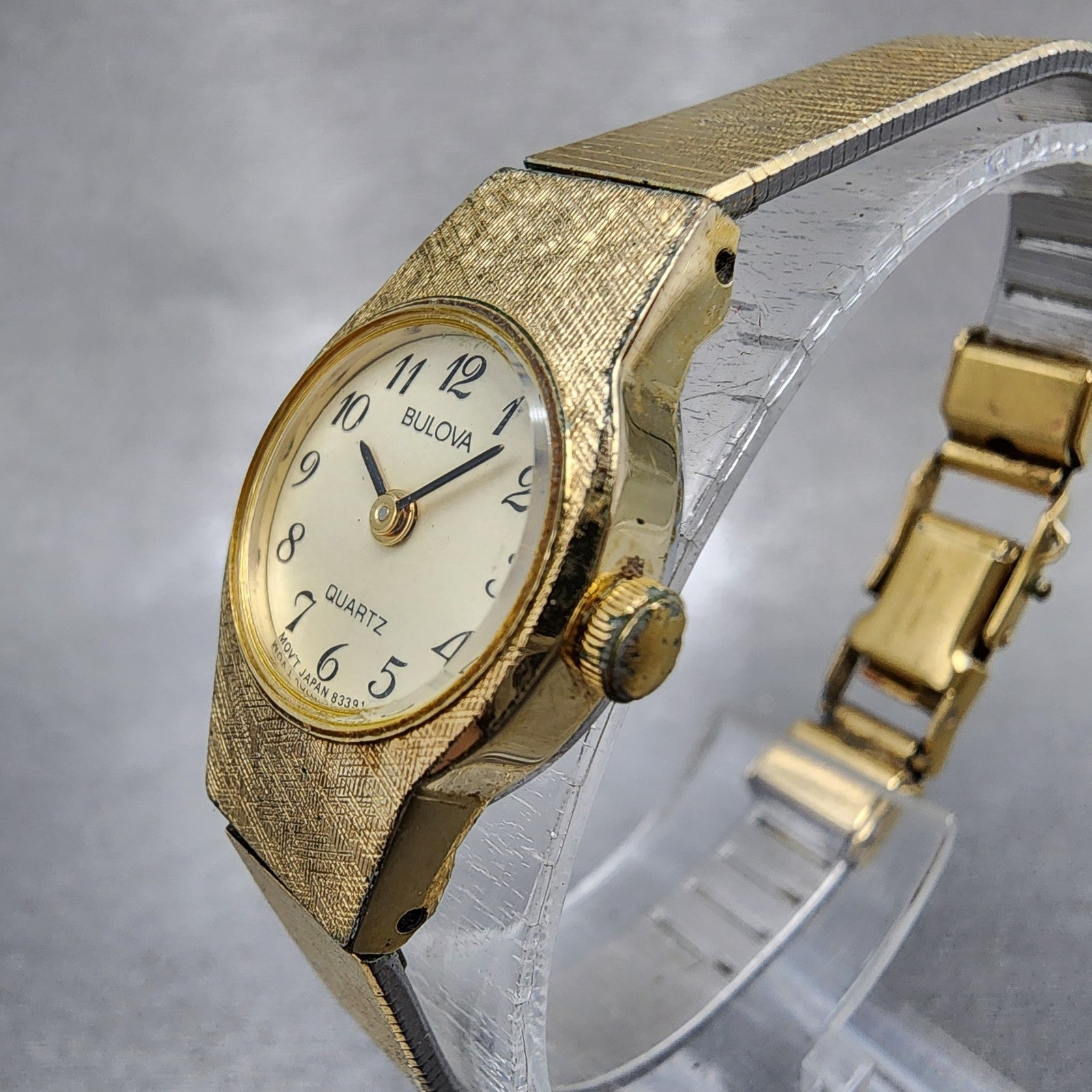 Bulova Watch Women 16mm Champagne Dial Gold Tone Round 83391 New Battery2