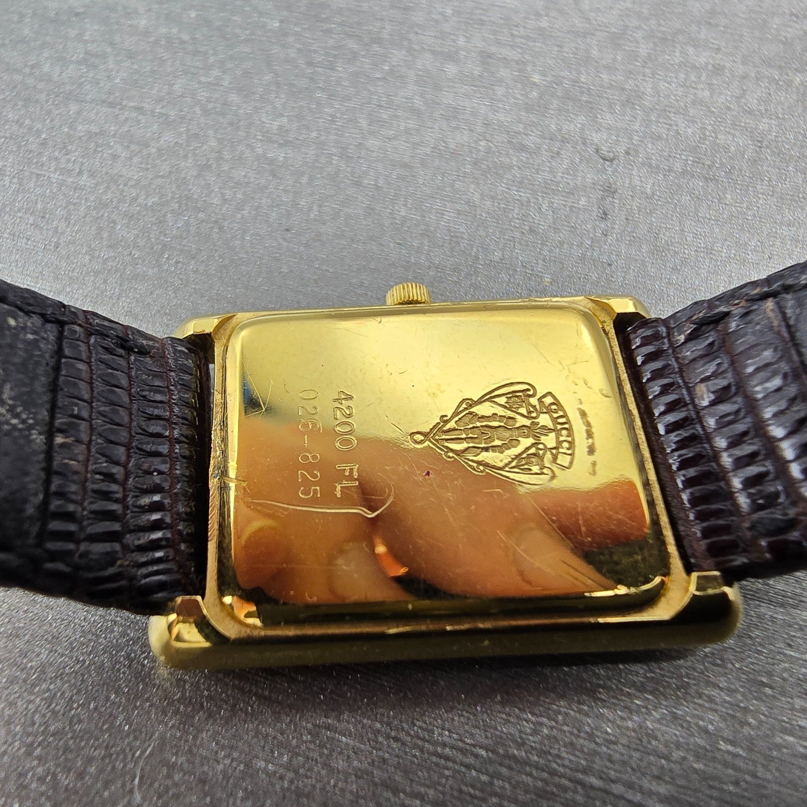 Gucci 4200FL Tank Watch Women 21mm Champagne Dial Gold Tone New Battery Vintage9