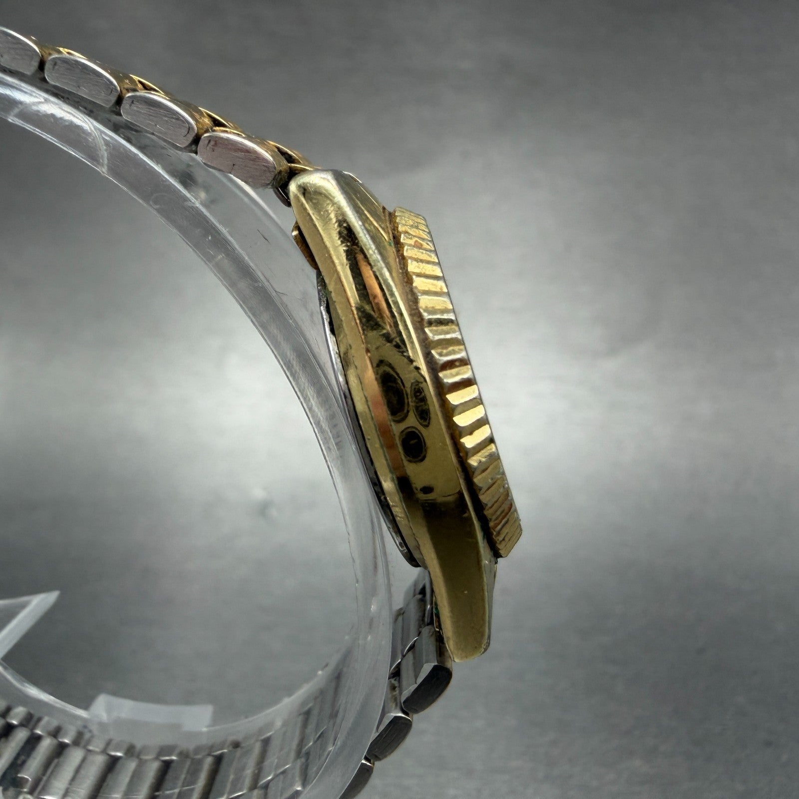 Seiko SQ Watch Women 25mm Gold Dial Gold Tone Daydate Round 2A23-0039 NewBat MG53