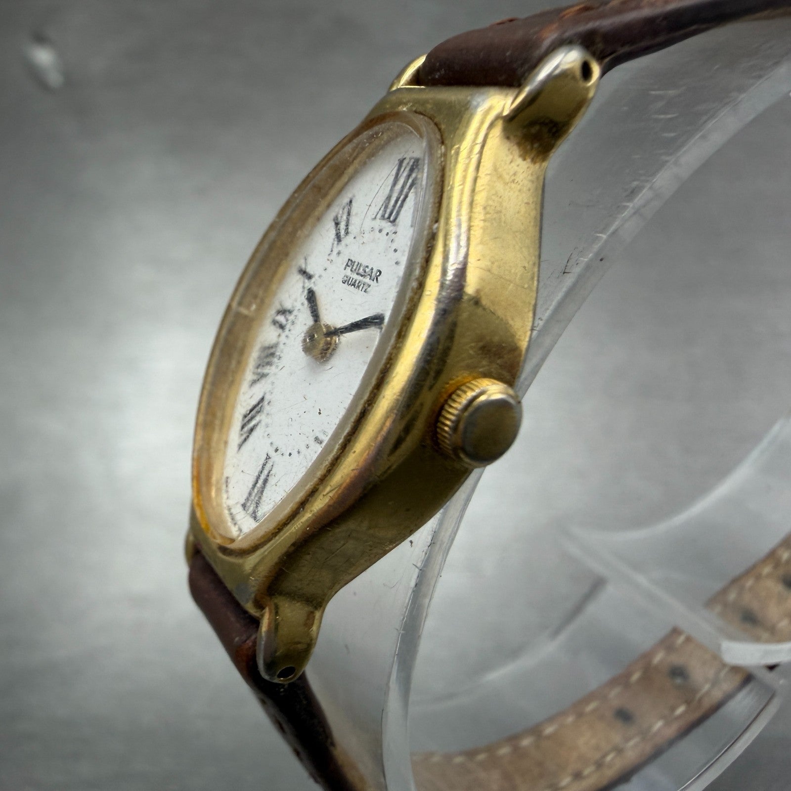 Pulsar Watch Women 17mm White Dial Gold Tone Oval V810-5920 New Battery2