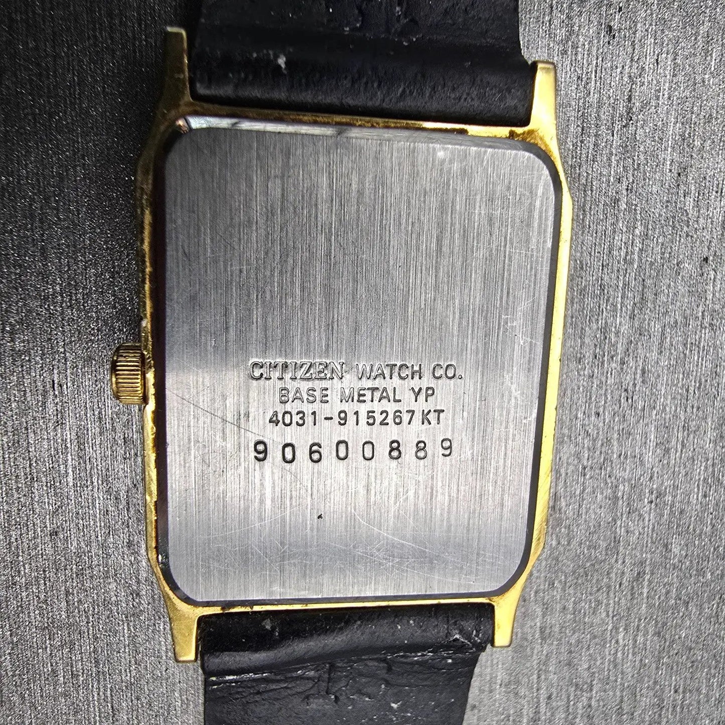 Citizen CQ Watch Men 24mm Black Dial Gold Tone Rectangle 4031-915267 New Battery10