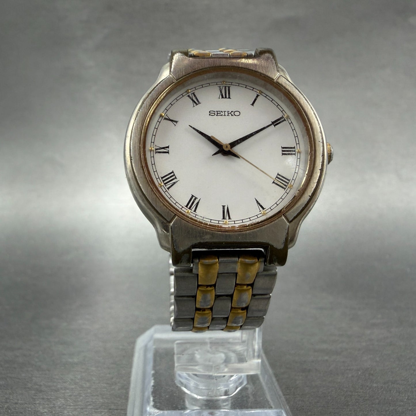 Seiko Watch Unisex 32mm White Dial Two Tone Round V701-2B50 New Battery Vintage5