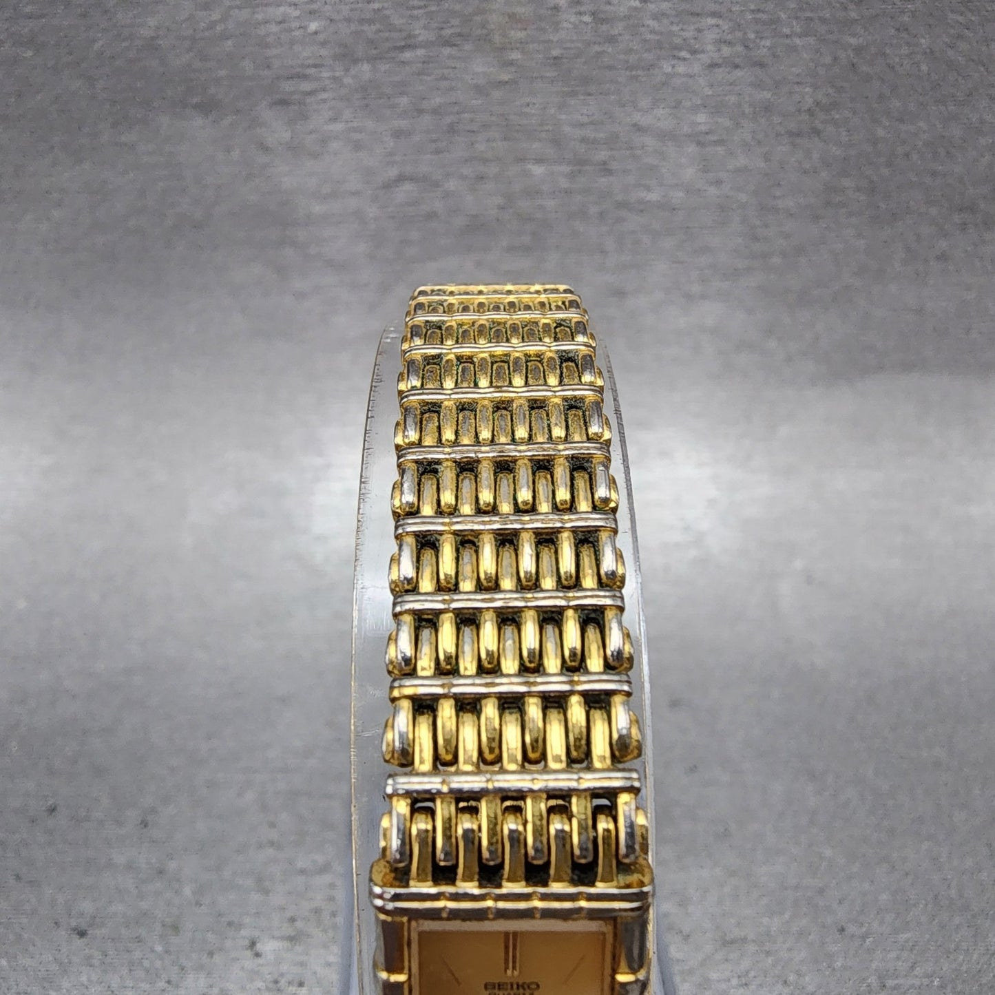 Seiko Tank Watch Women 12mm Champagne Dial Gold Tone 2e205079 New Battery4
