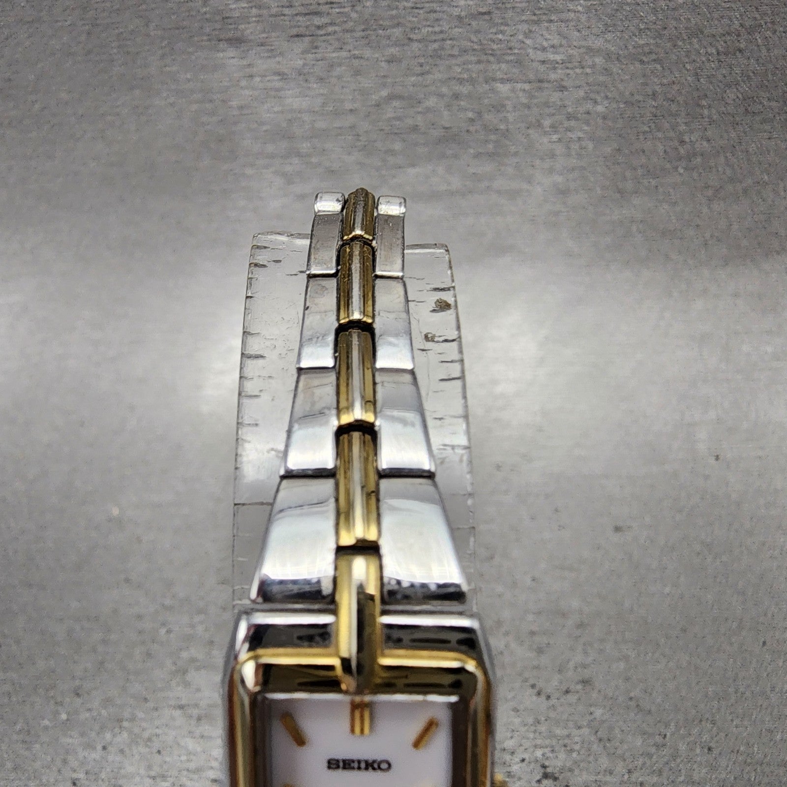 Seiko Solar Tank Watch Women 15mm White Dial Two Tone Rectangle V1160ah0 Runs A4