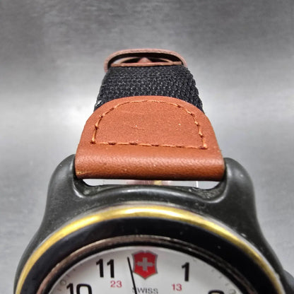 Victorinox Swiss Army Watch Men 39mm White Dial Black Silver Date New Battery4