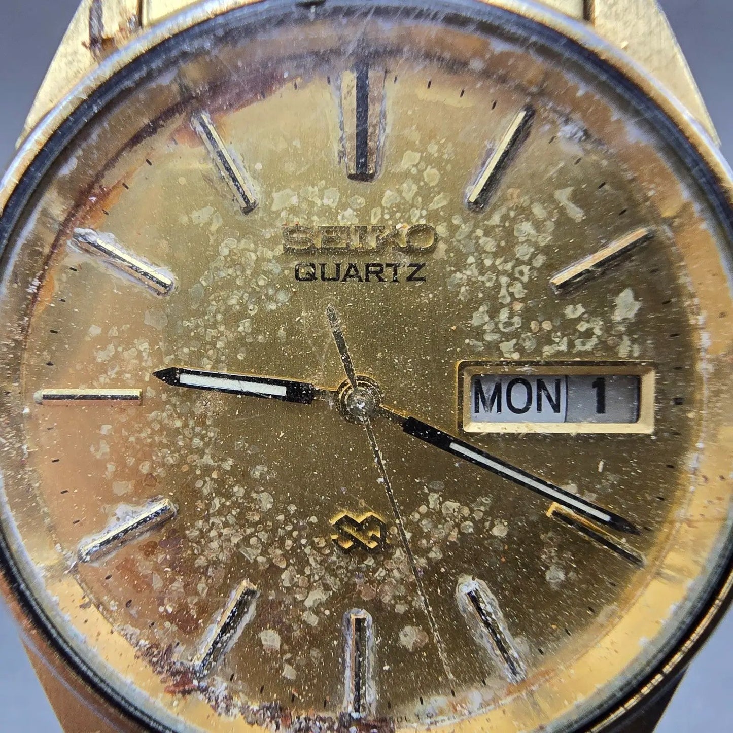 Seiko SQ Watch Men 34mm Gold Dial Gold Tone Daydate Round 8123-8000 PARTS VTG2