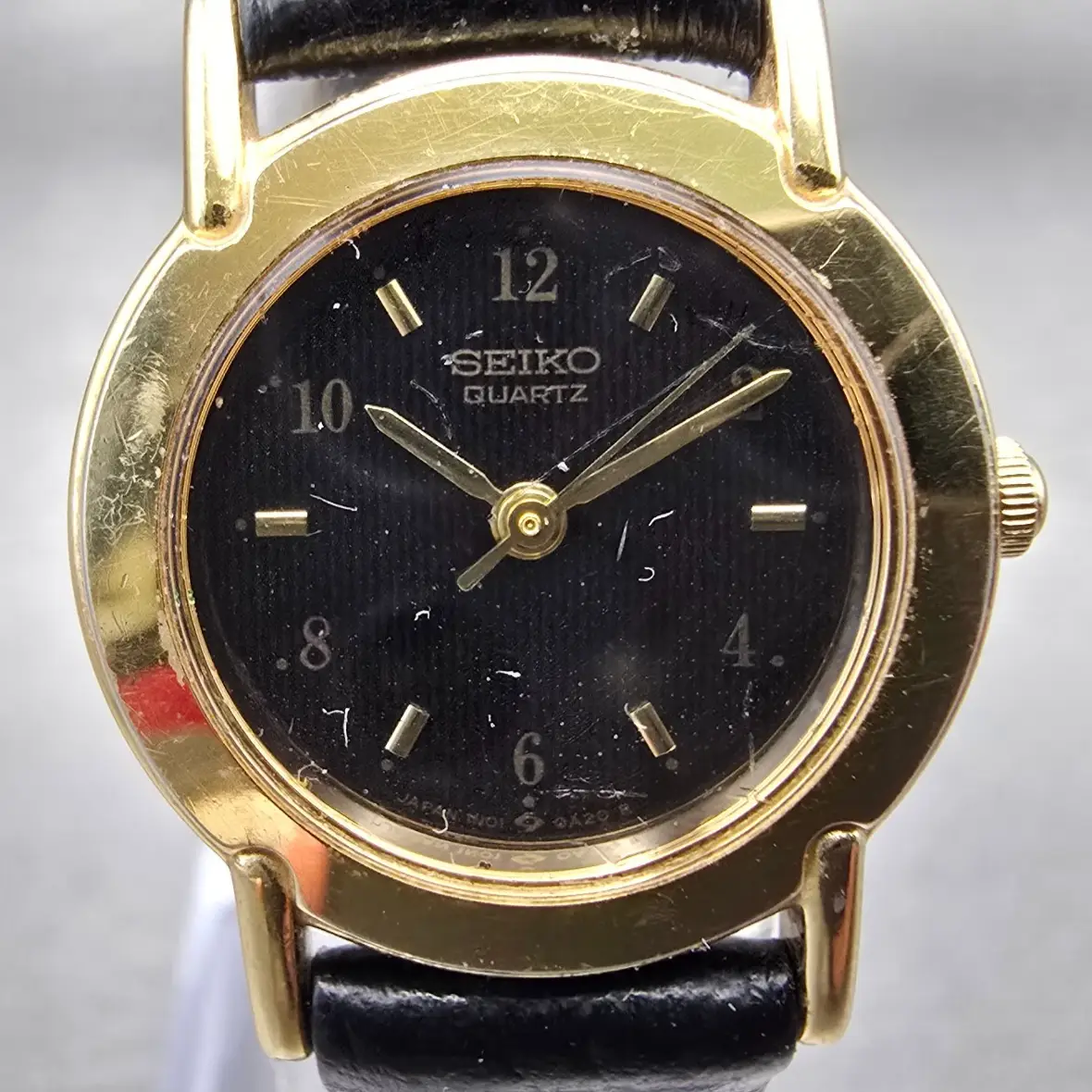 Seiko Watch Women 22mm Black Dial Gold Tone Round 1N01-0A19 New Battery Vintage1