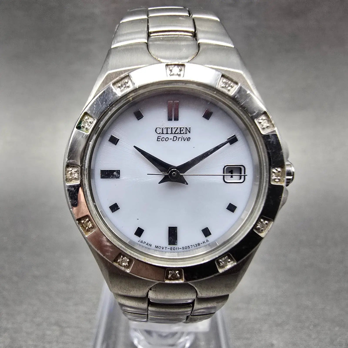 Citizen Eco-Drive Watch Women 25mm White Dial Silver Tone Date E011-S033705 JP0
