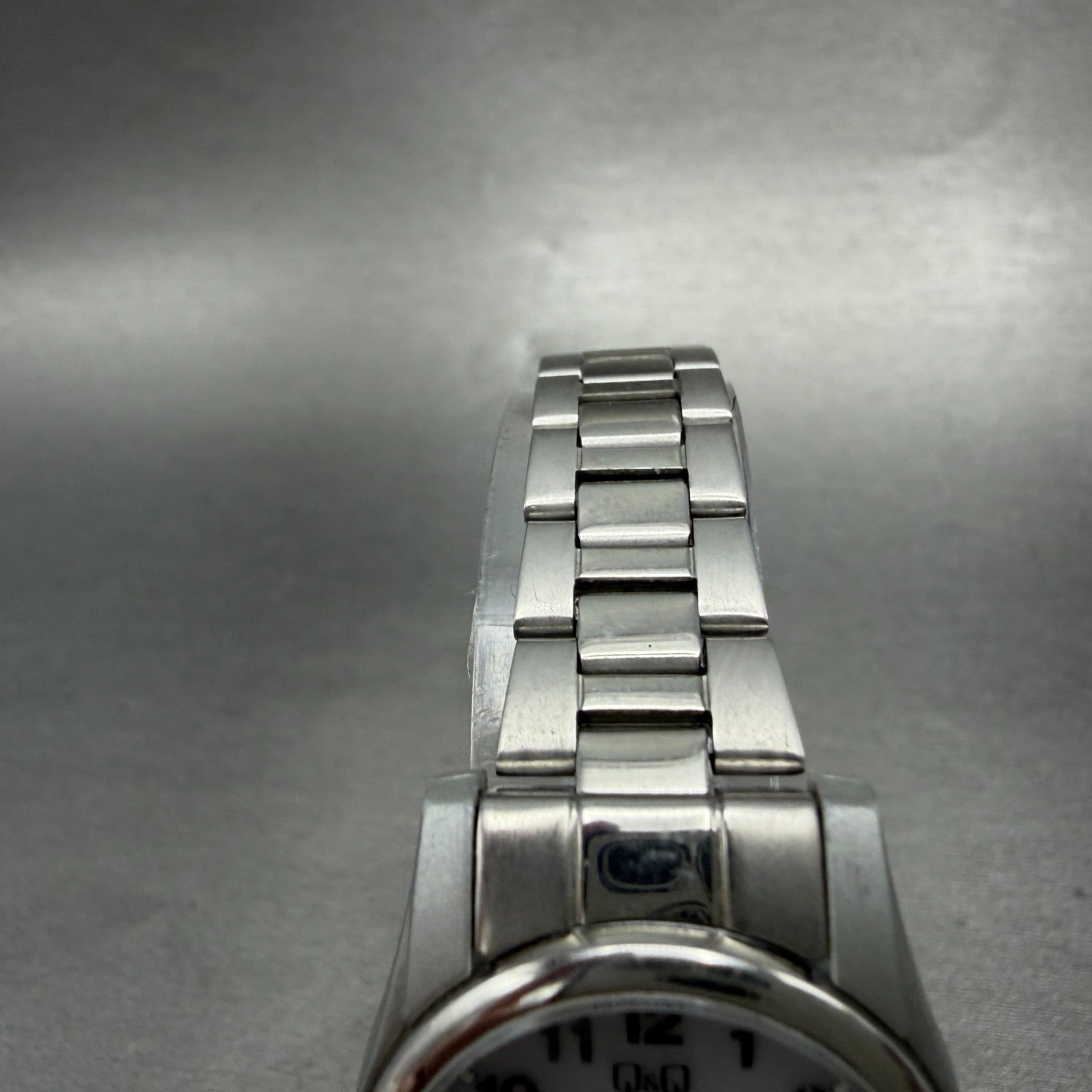Citizen Q&Q Solarmate Watch Women 27mm White Dial Silver Tone Round EL31 Runs4