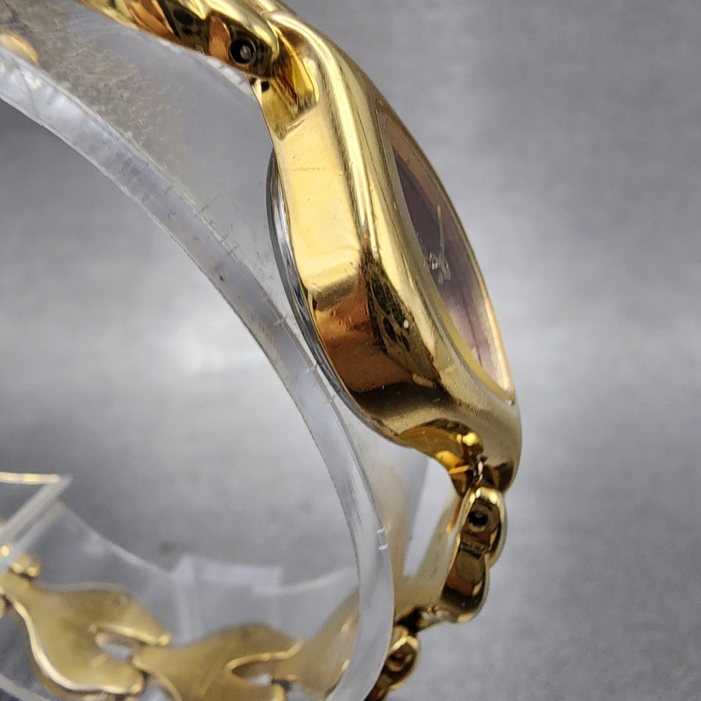 Seiko Pulsar Watch Women 18mm Red Dial Gold Tone Oval V8106510 New Battery3