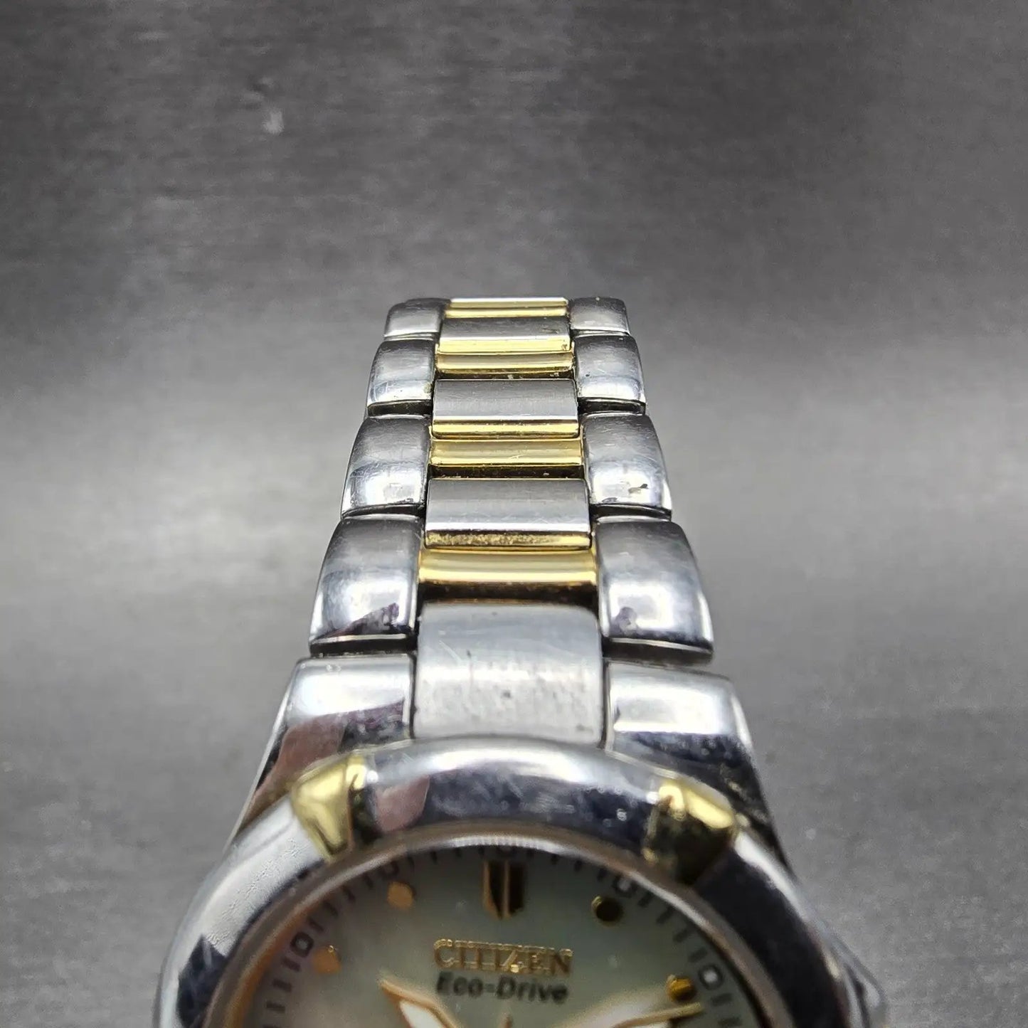 Citizen Eco-Drive Watch Women 26mm MOP Dial Two Tone Date E011-S064881 Runs4