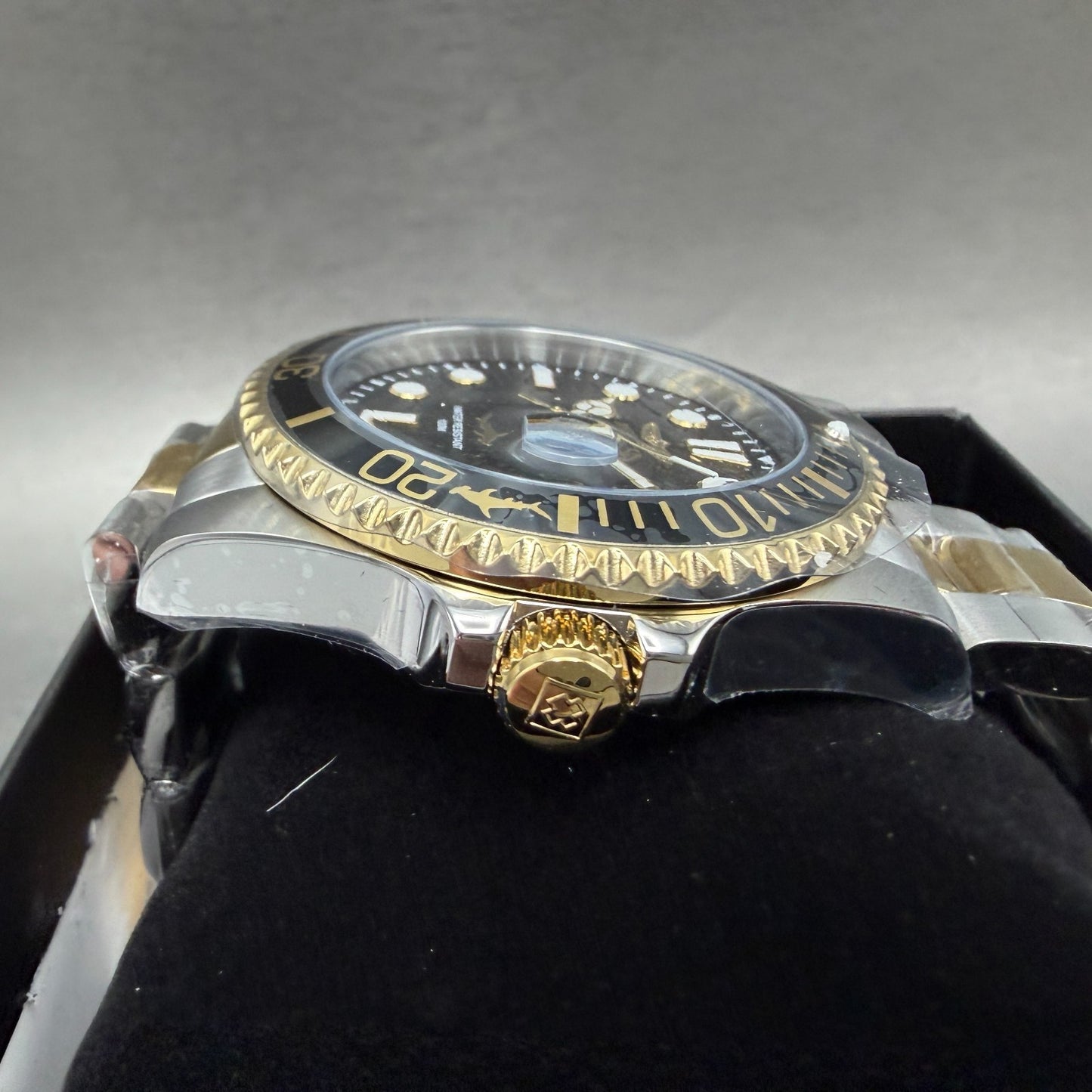 Invicta Pro Diver Watch Men 43mm Black Dial Two Tone Date Bracelet Round 300235