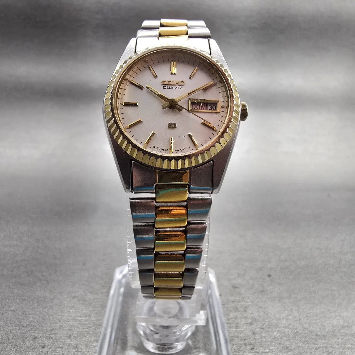Seiko SQ Watch Women 24mm Silver Dial Two Tone Daydate Round 3E23-0A69 New Batt5