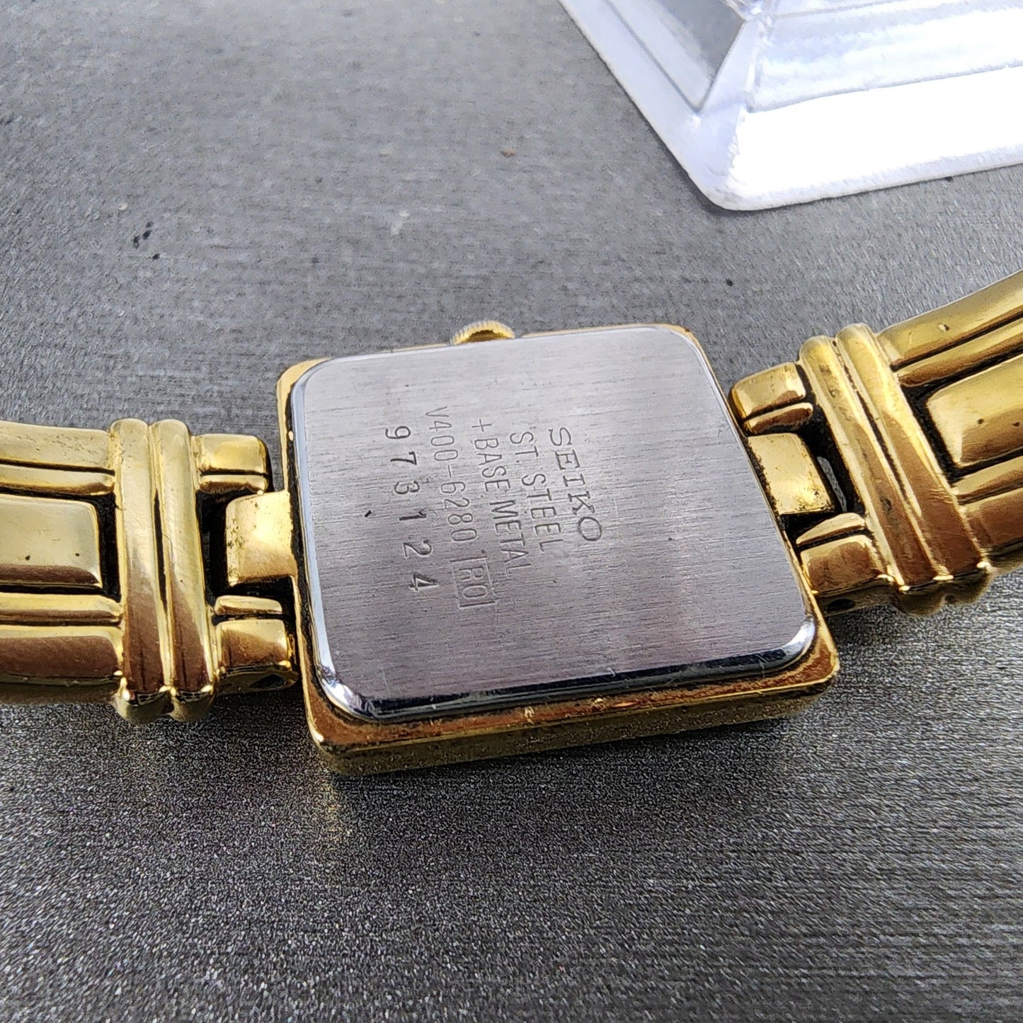 Seiko Watch Women 20mm Champagne dial Gold Tone Square V4006280 New Battery9