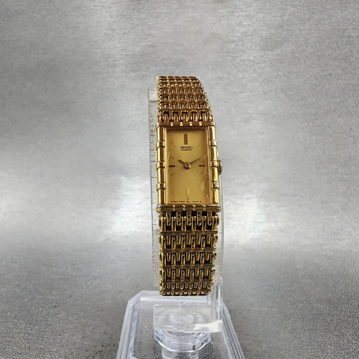 Seiko Tank Watch Women 12mm Champagne Dial Gold Tone 2e206109 New Battery5