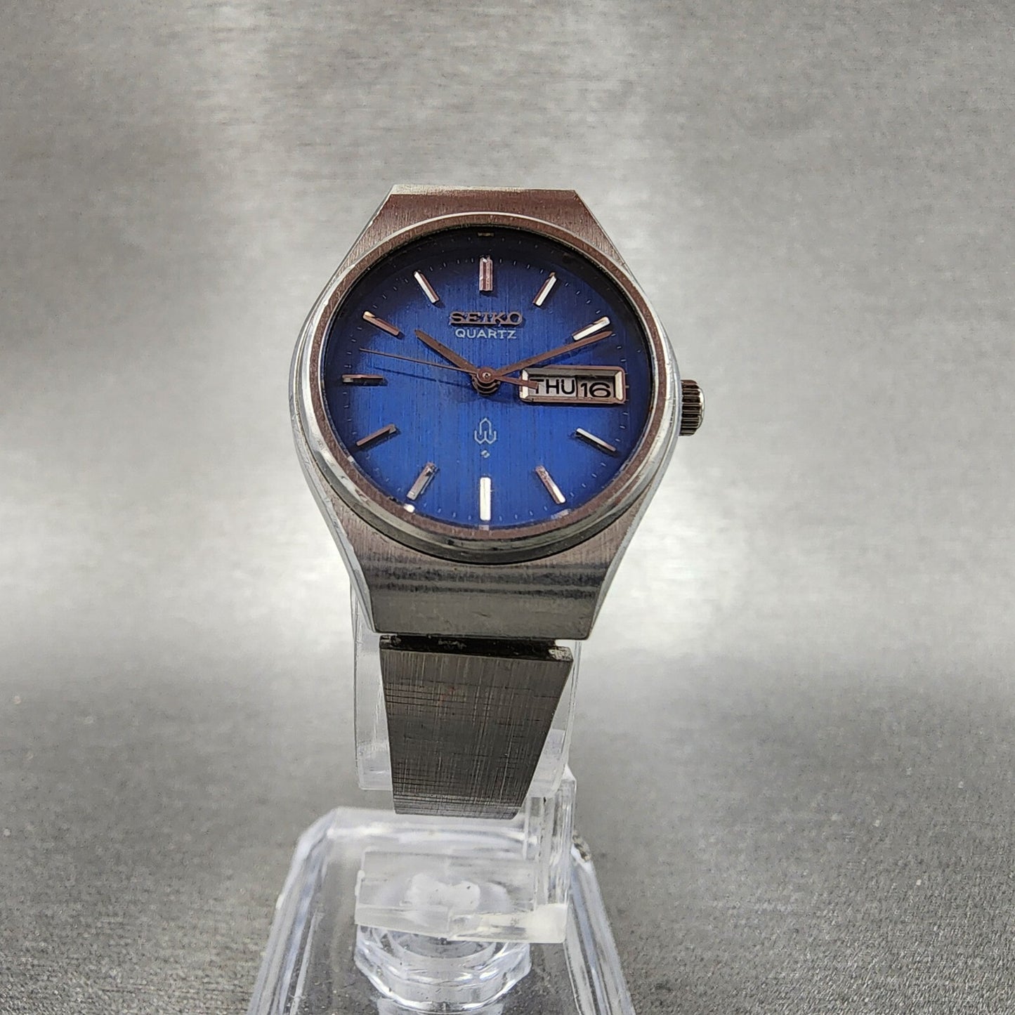 VTG Seiko Watch Women 24mm Blue Dial Silver Tone Daydate Round 79030020 NewBat5