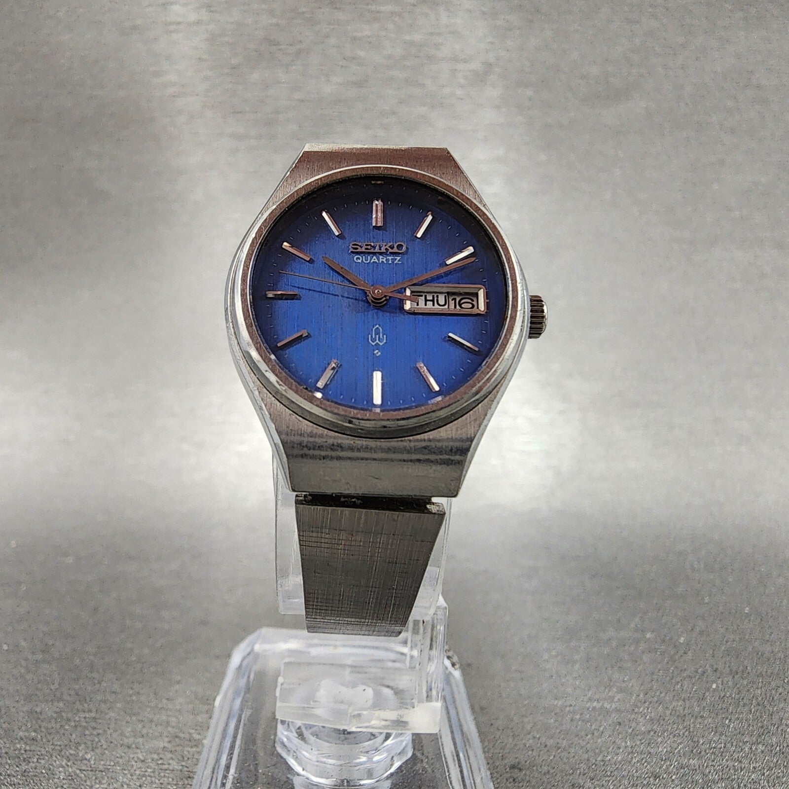 VTG Seiko Watch Women 24mm Blue Dial Silver Tone Daydate Round 79030020 NewBat5