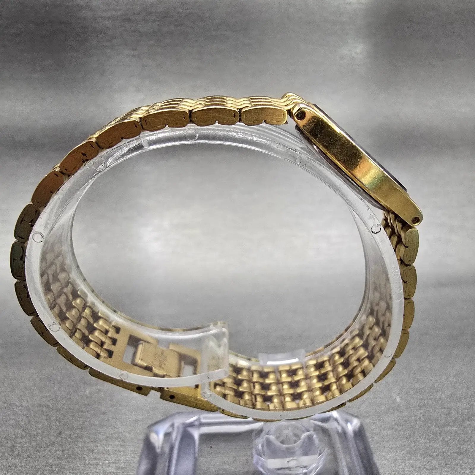 Citizen CQ Watch Women 21mm MOP Dial Two Tone Round 2200-229207 New Battery VTG8