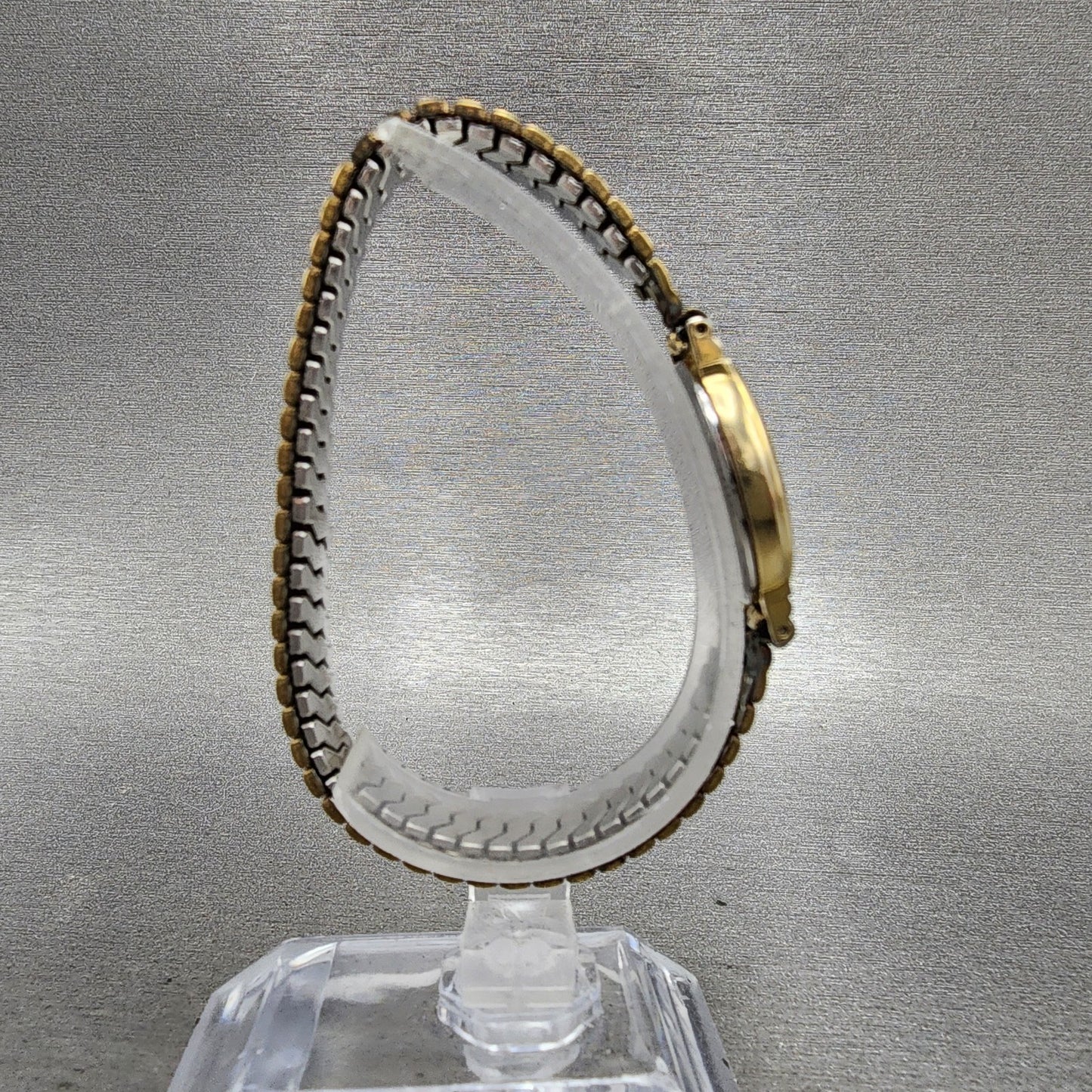 Seiko Watch Women 22mm White Dial Gold Tone Oval Bracelet 73216070 New Battery8