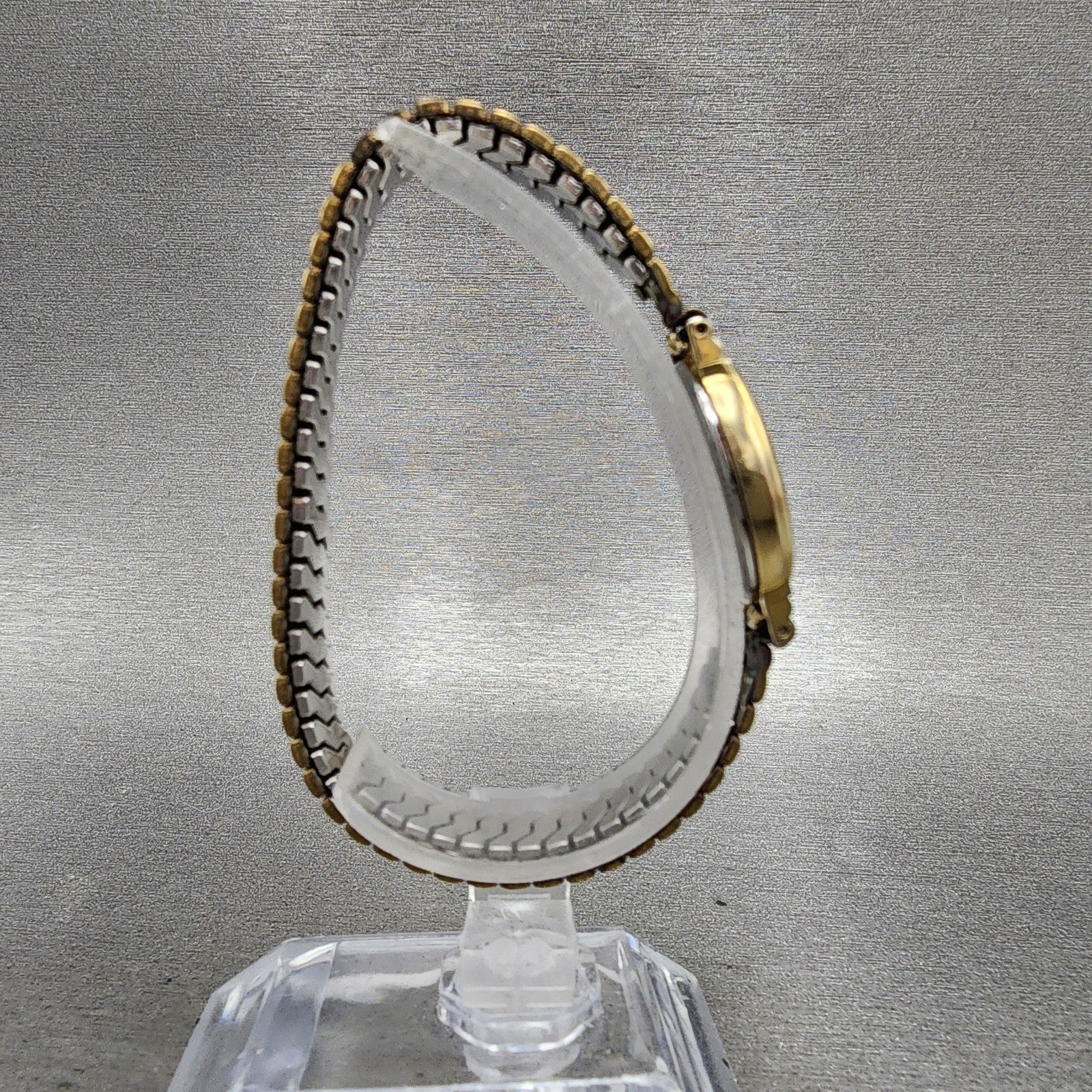 Seiko Watch Women 22mm White Dial Gold Tone Oval Bracelet 73216070 New Battery8