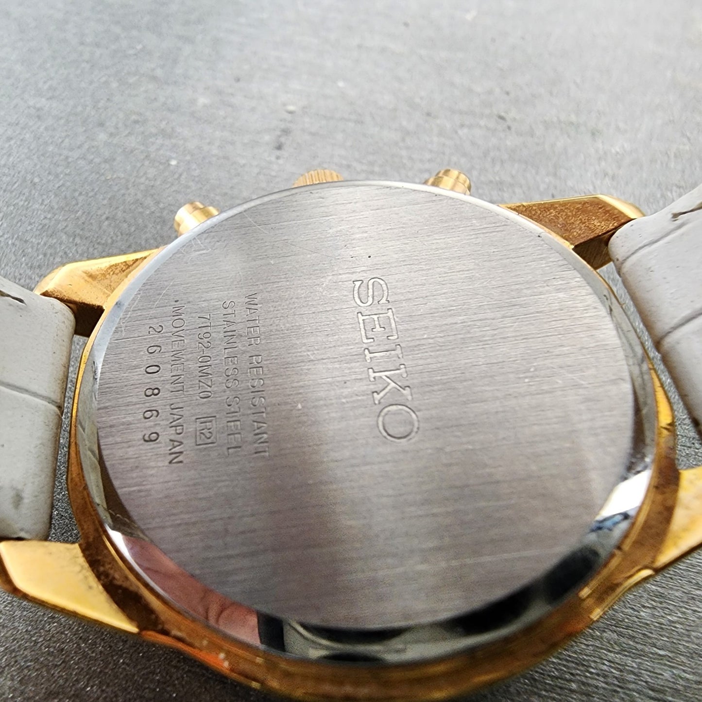 Seiko Chronograph Watch Women 34mm MOP Dial Gold Tone Date 7t920mz0 New Battery9