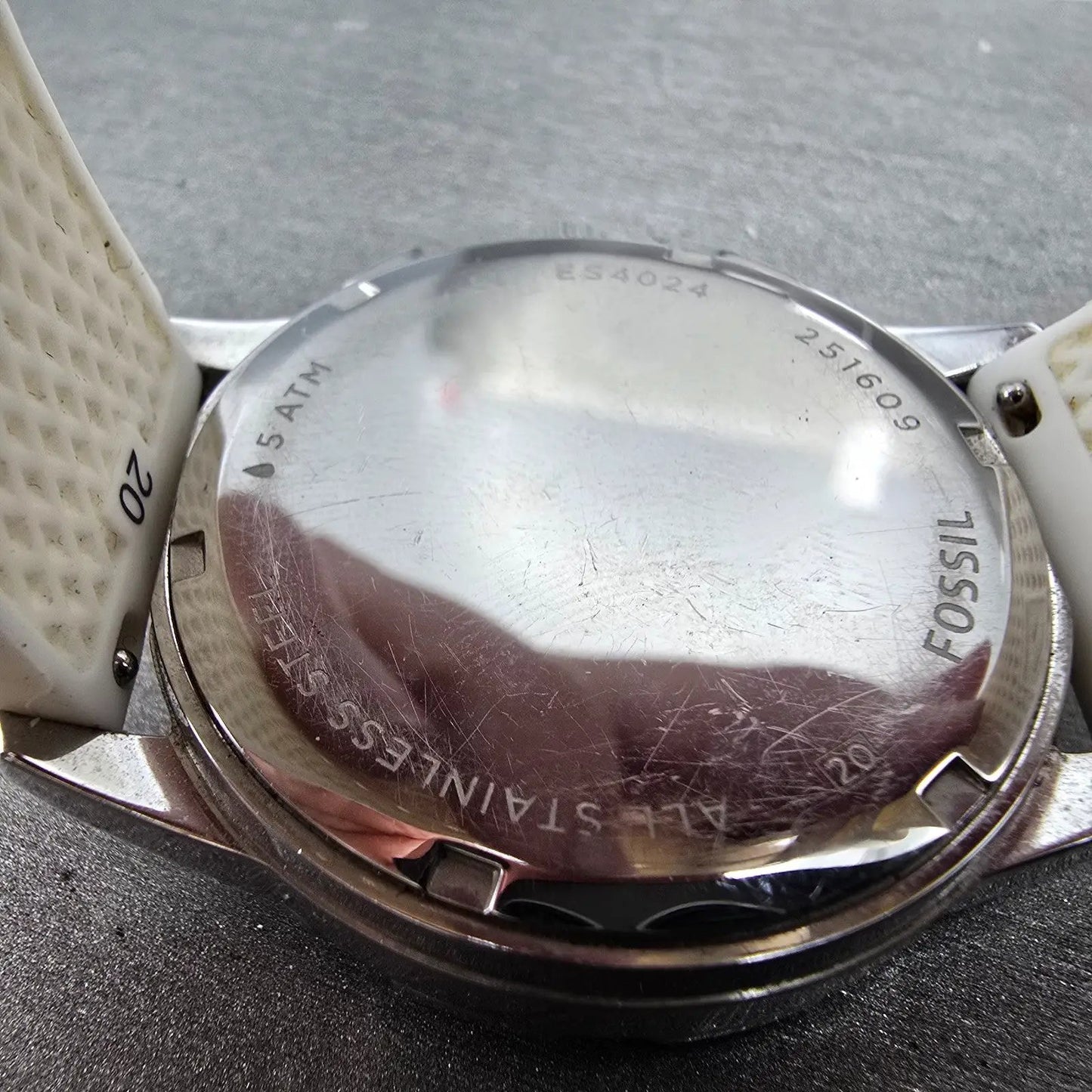 Fossil Chronograph Watch Women 39mm White Dial Silver Tone Date ES4024 New Batt10