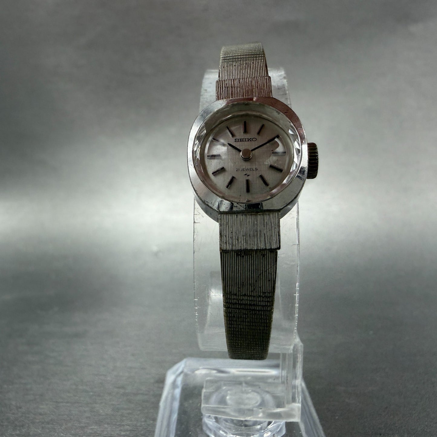 Seiko Watch Women 16mm Silver Dial Silver Tone Manual Round 11-0340 Runs Vintage5
