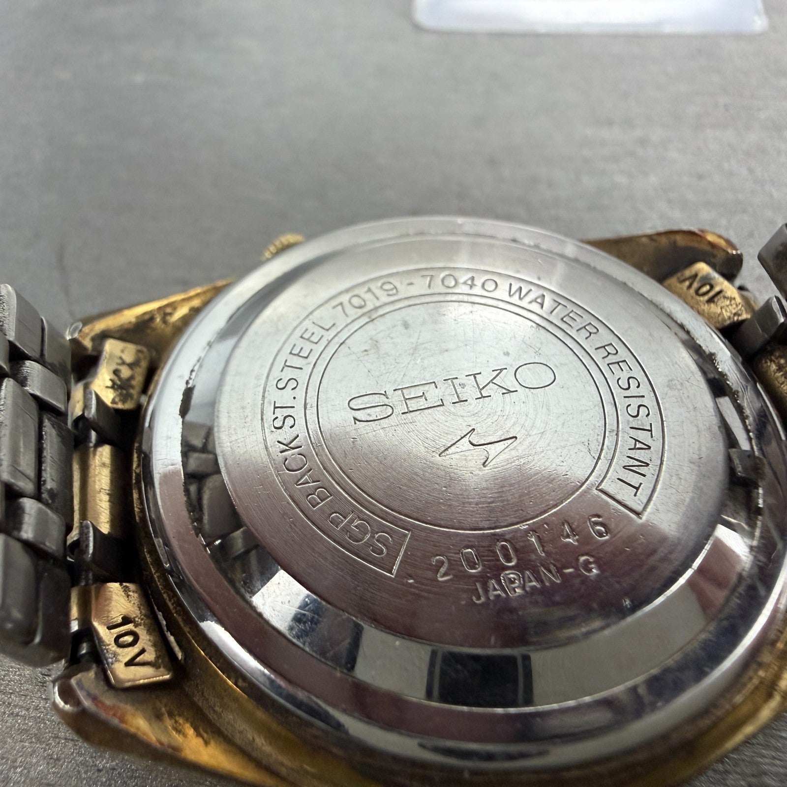 Seiko 5 Actus Watch Men 37mm Silver Dial Gold Tone Daydate 7019-7040 PARTS VTG10